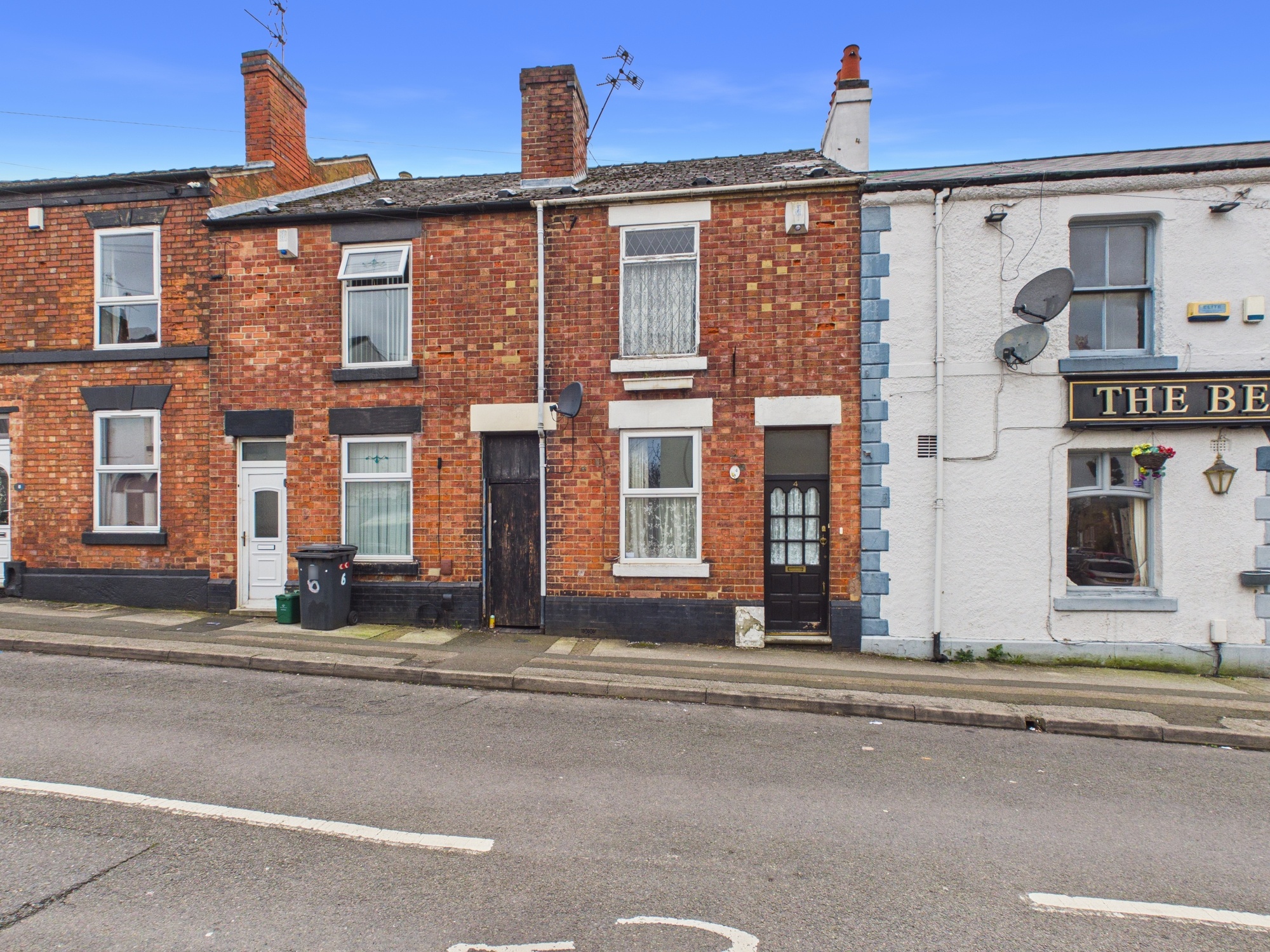  Terraced House For Sale