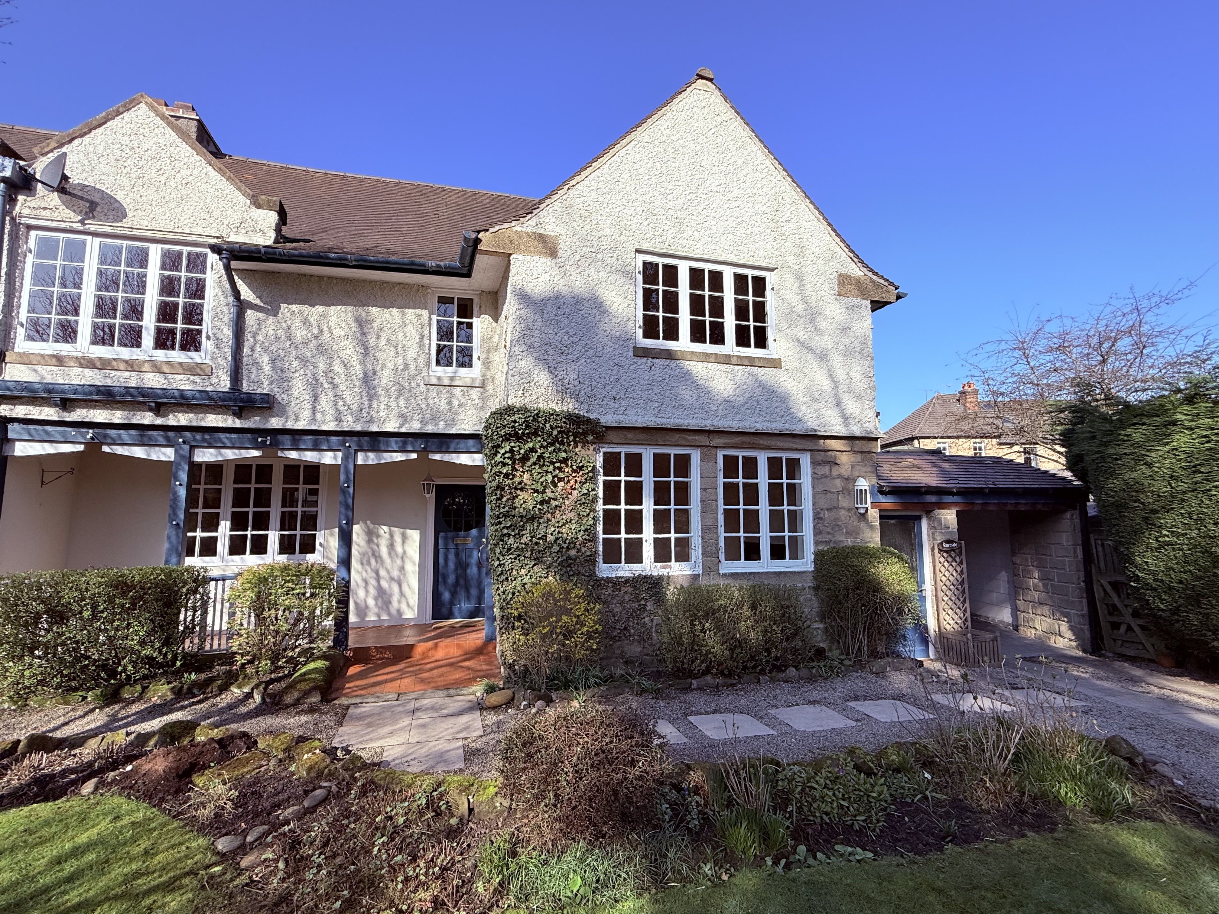  Semi-detached house For Sale