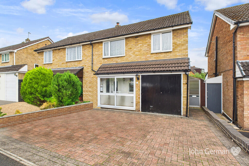  Semi-detached house For Sale