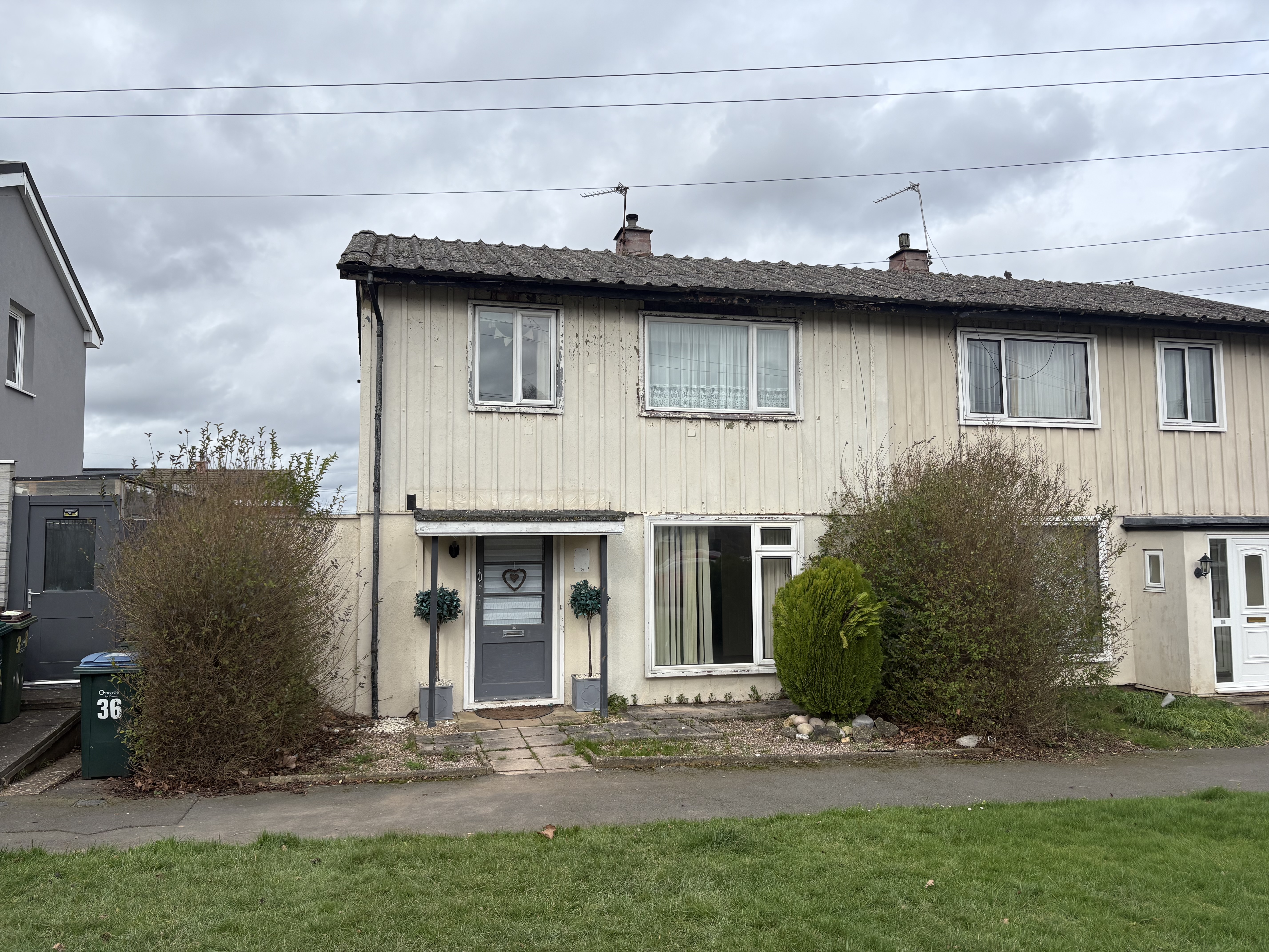  Semi-detached house For Sale