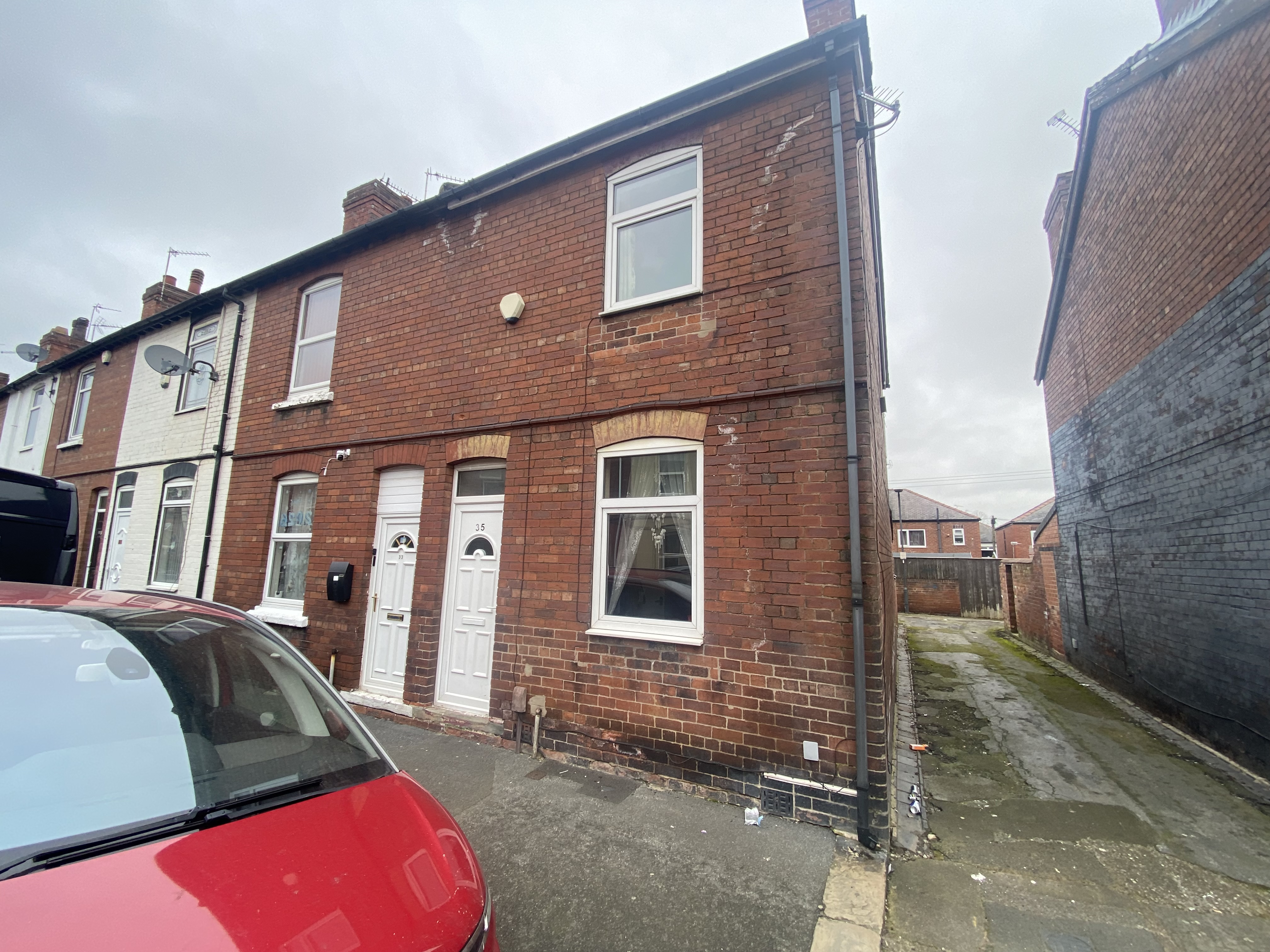  Terraced House For Sale