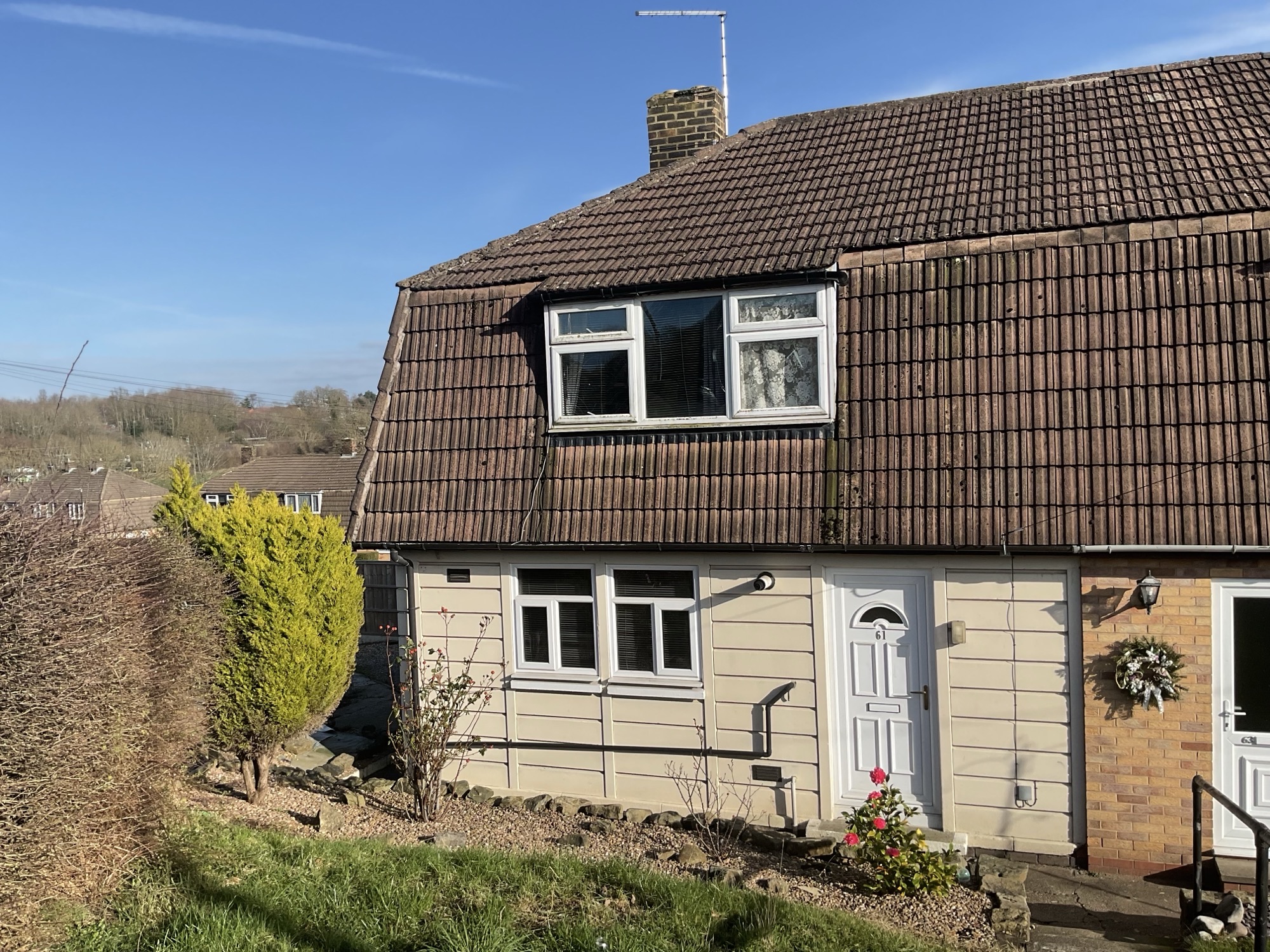  End of terrace house For Sale
