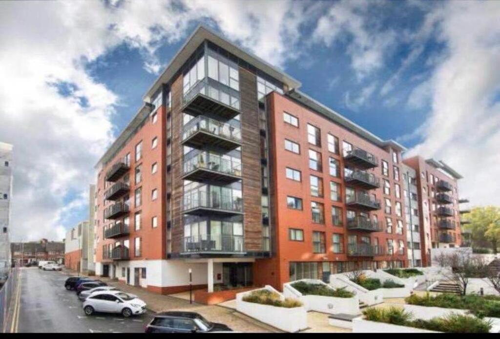  Flat share For Sale