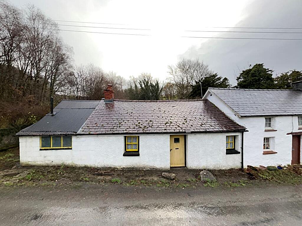  Detached bungalow For Sale