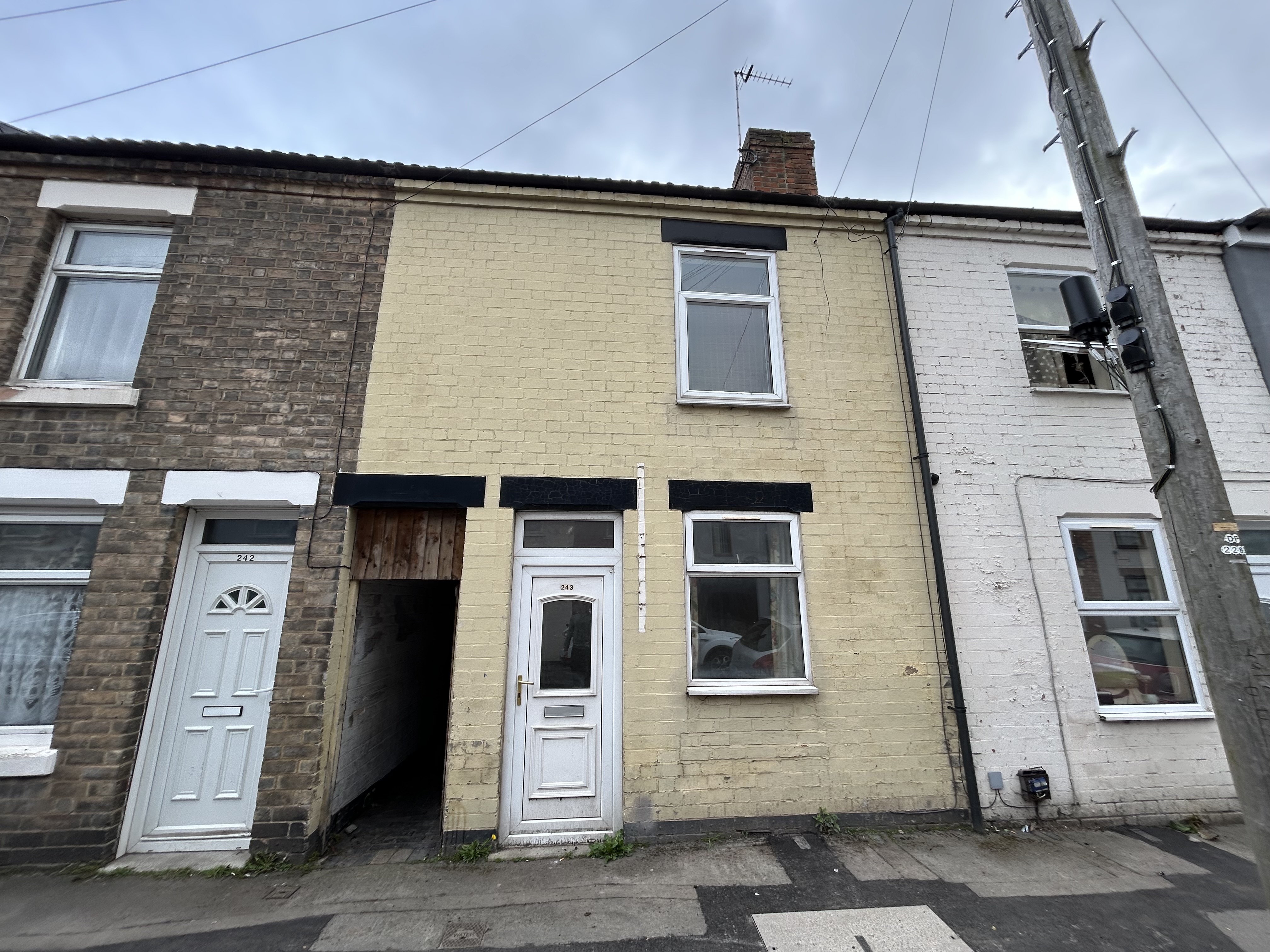  Terraced House For Sale