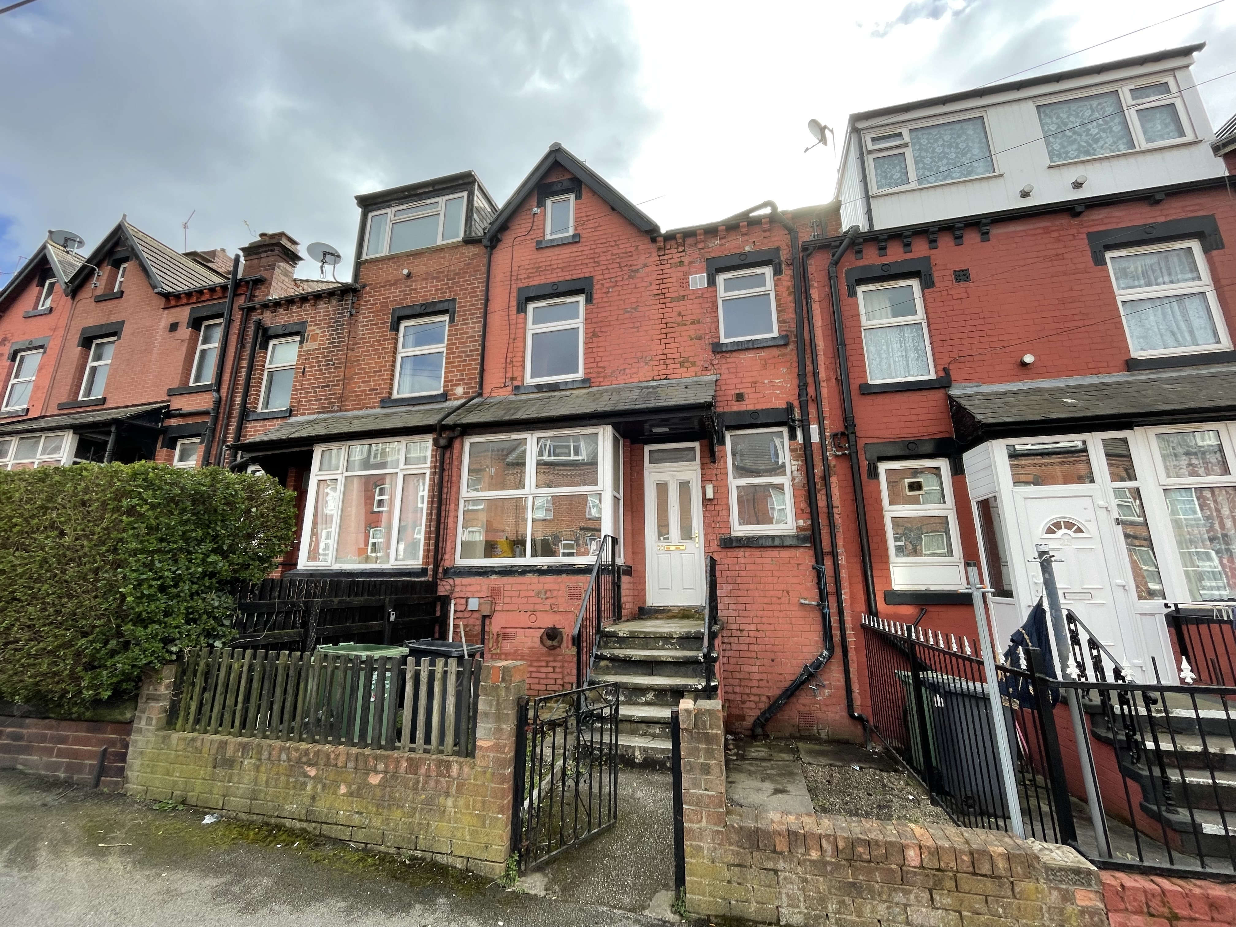  Terraced House For Sale