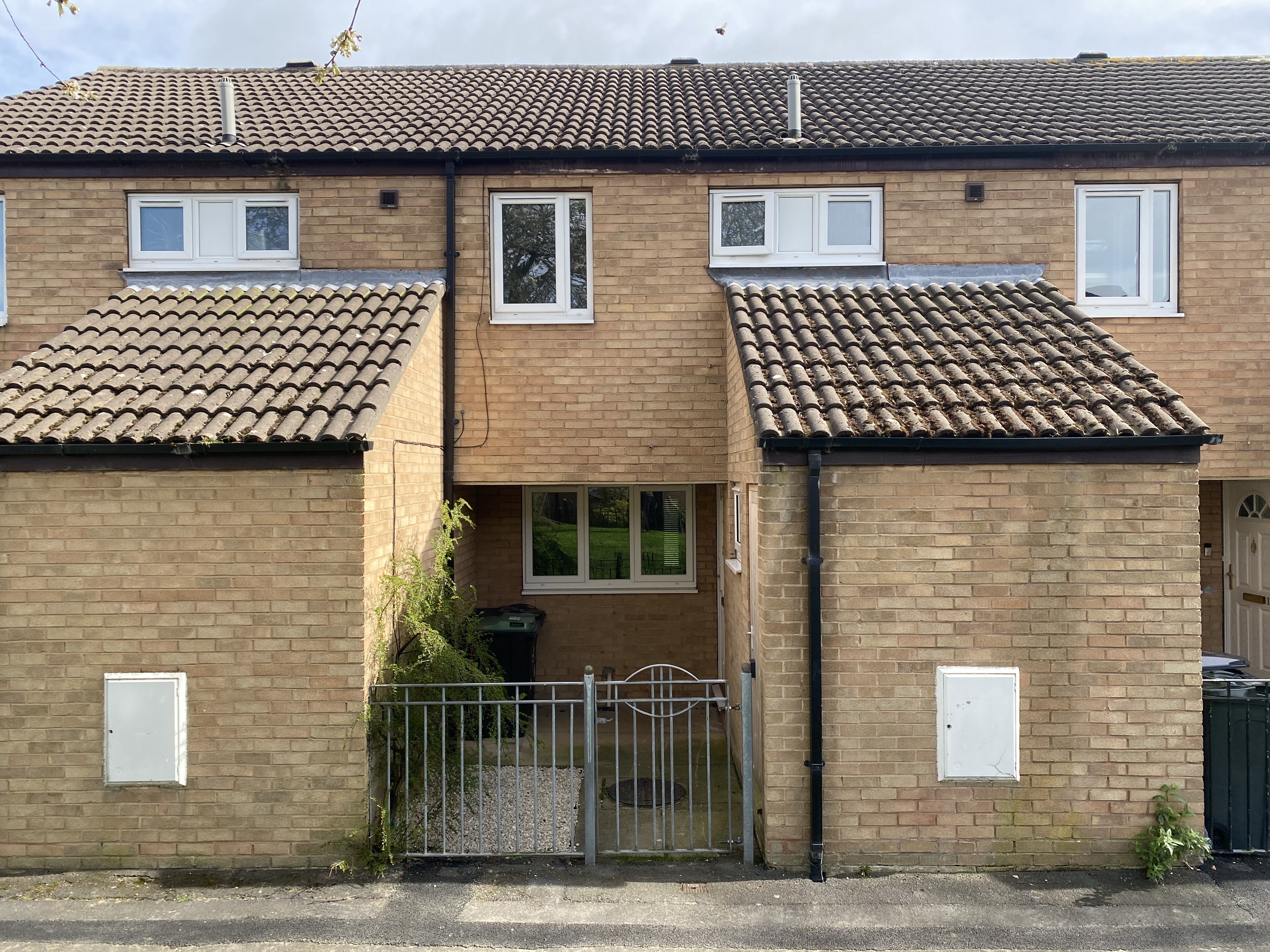  Terraced House For Sale