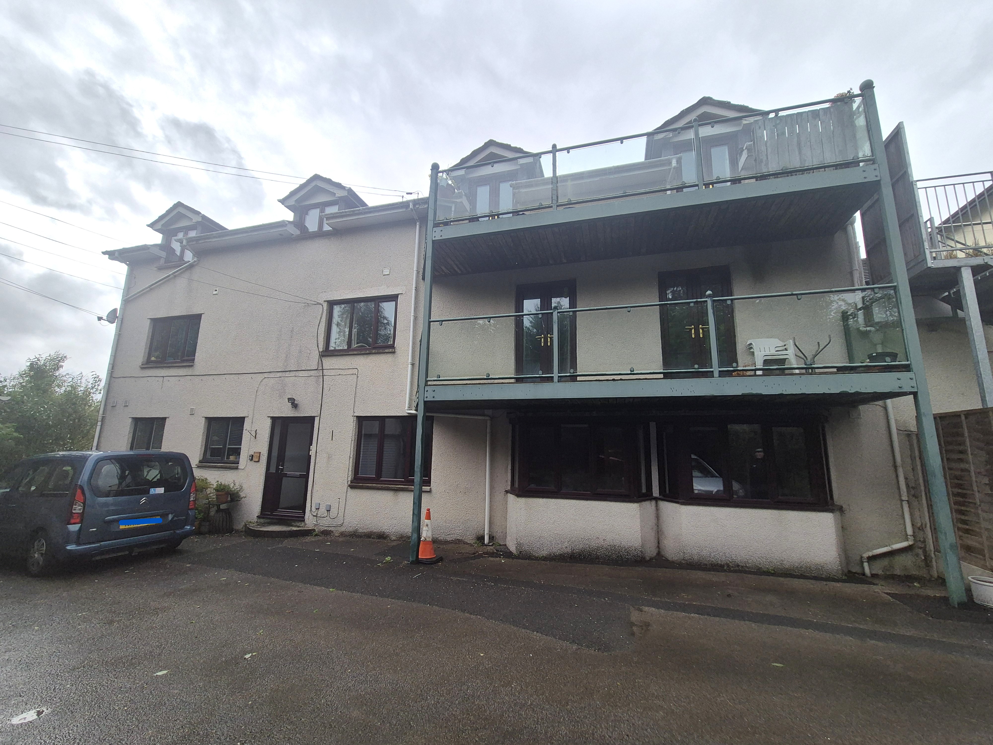  Flat For Sale