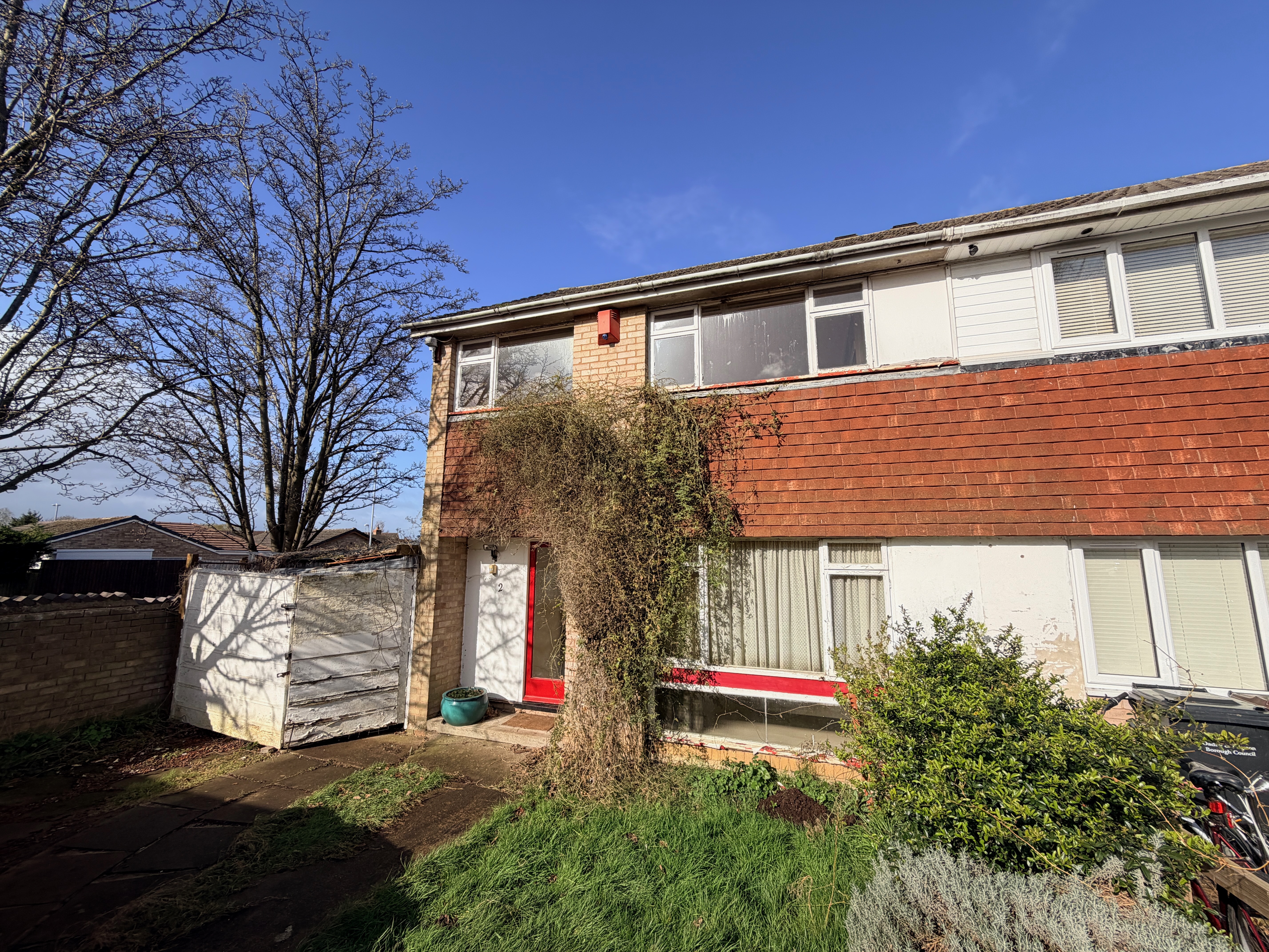  Semi-detached house For Sale