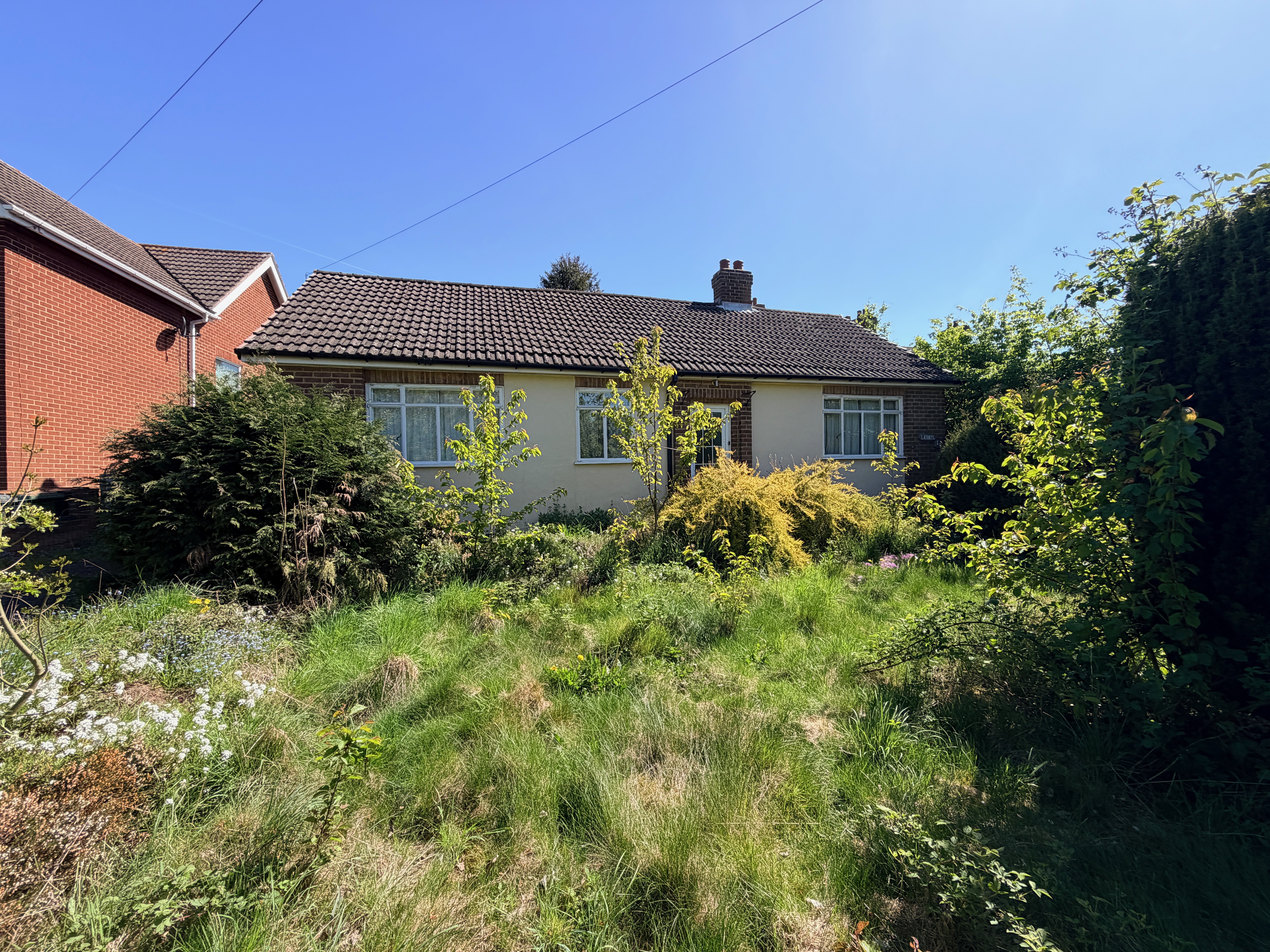 4 bedroom Detached bungalow For Sale