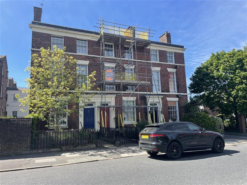  Terraced House For Sale