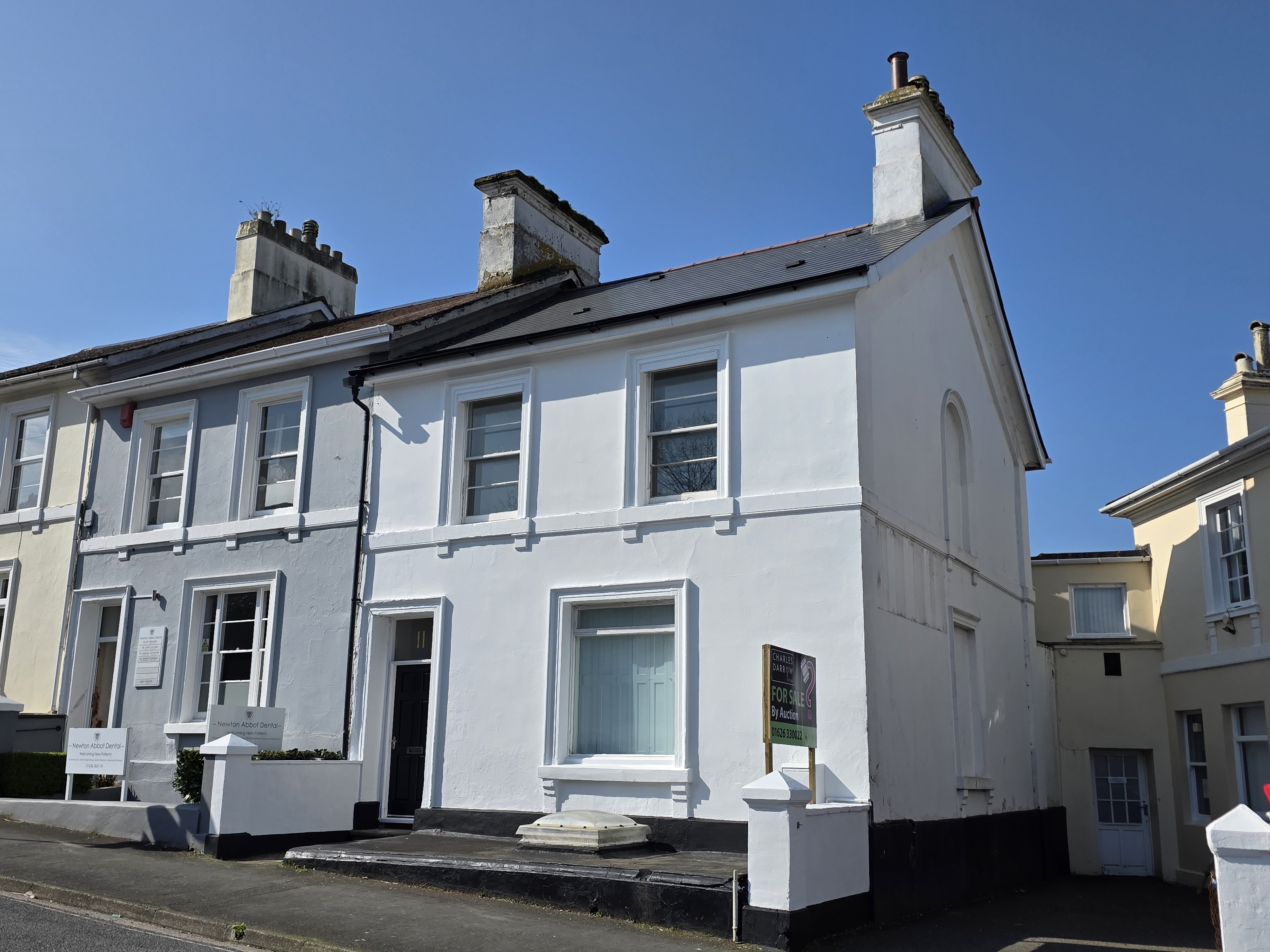  End of terrace house For Sale