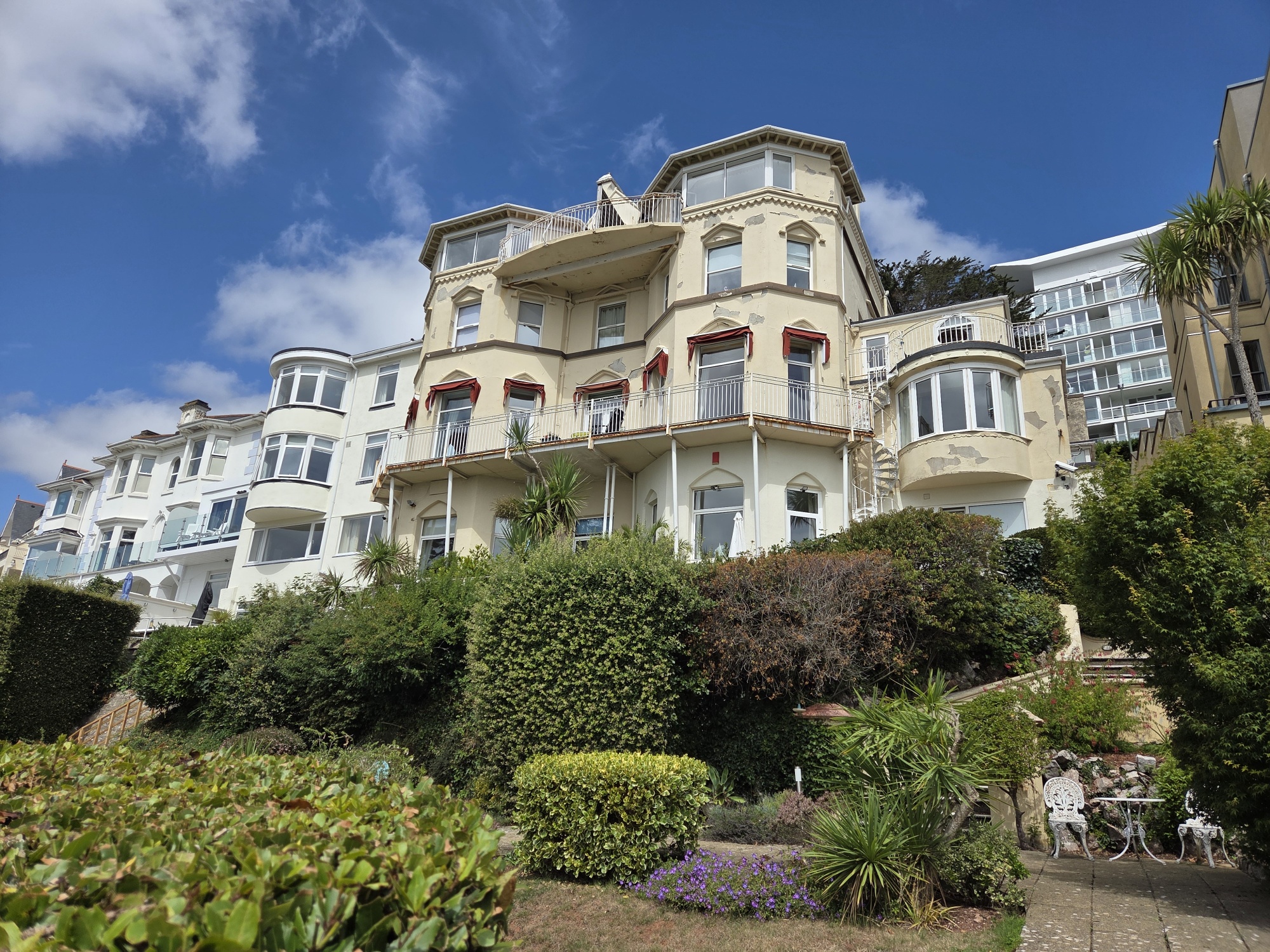  Flat For Sale