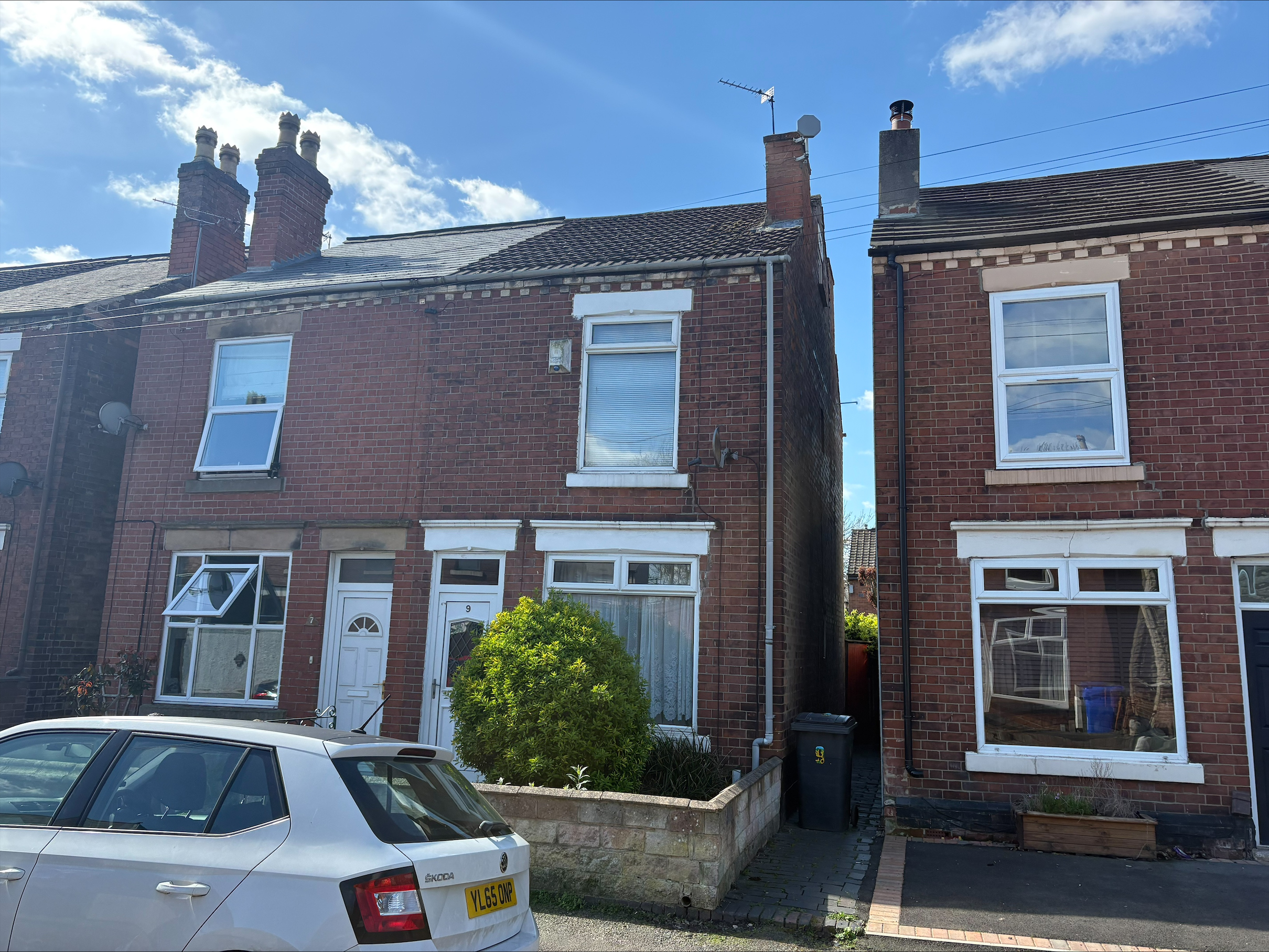  Semi-detached house For Sale
