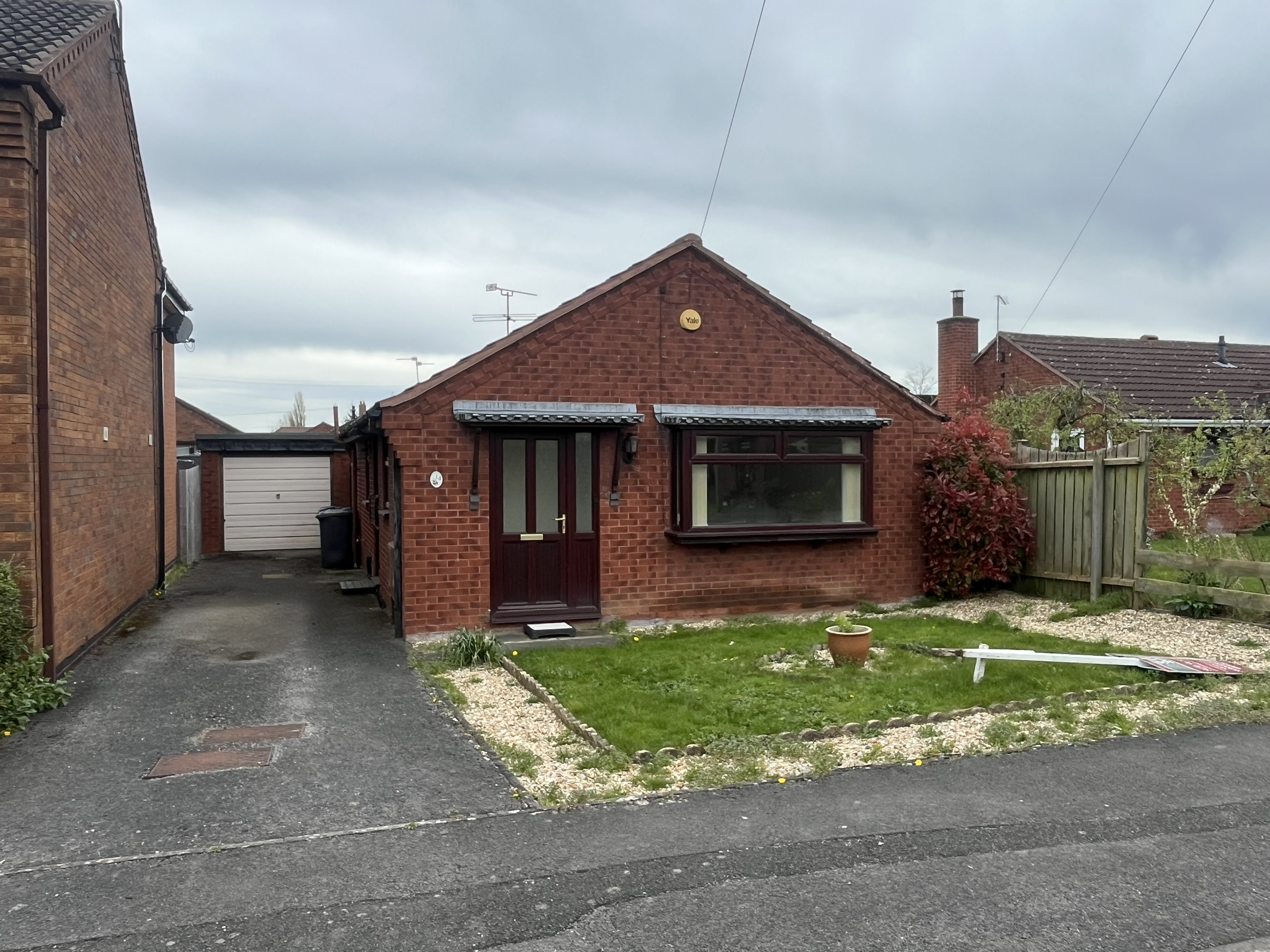 2 bedroom Detached bungalow For Sale