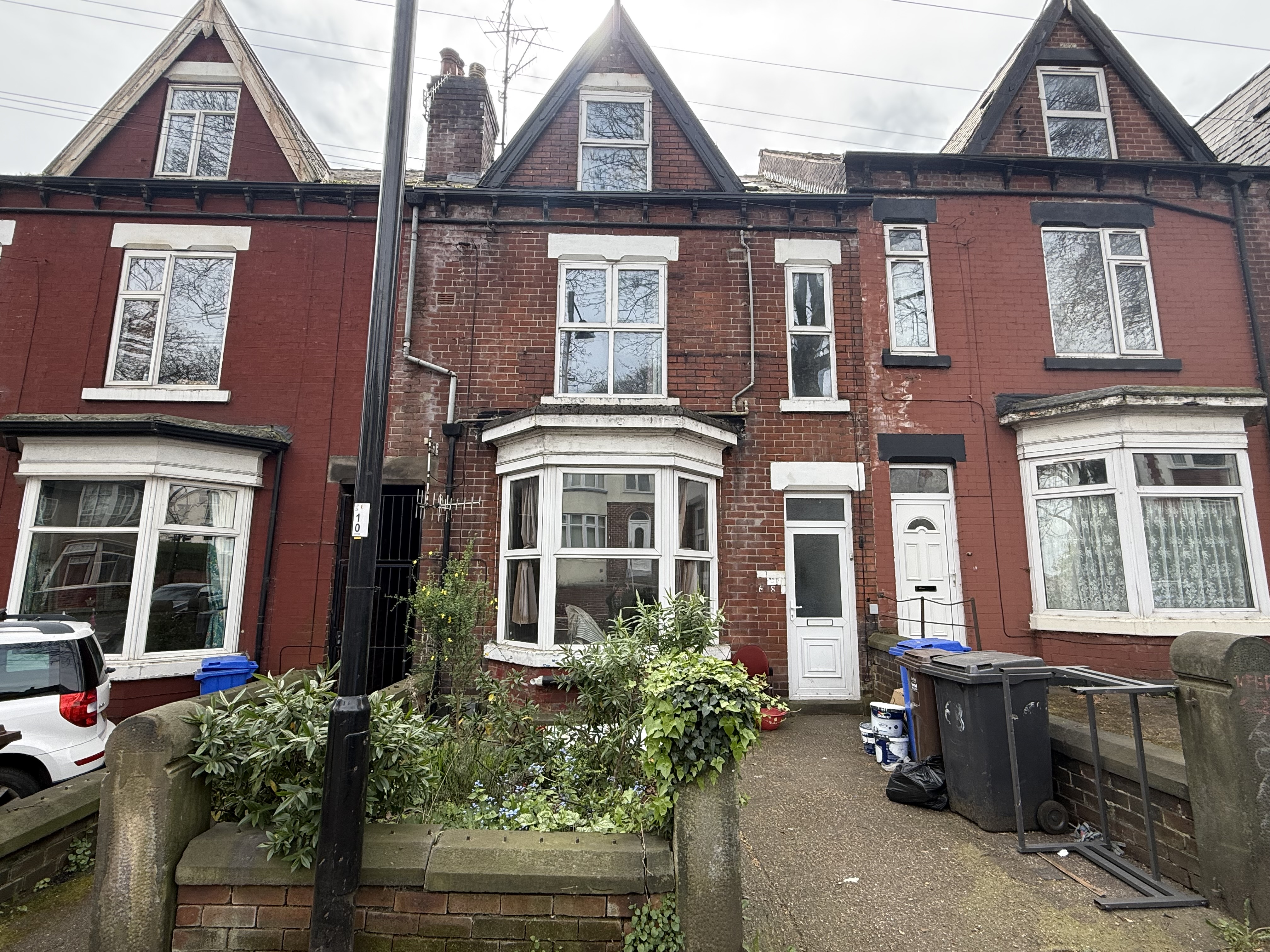 6 bedroom House of Multiple Occupation For Sale