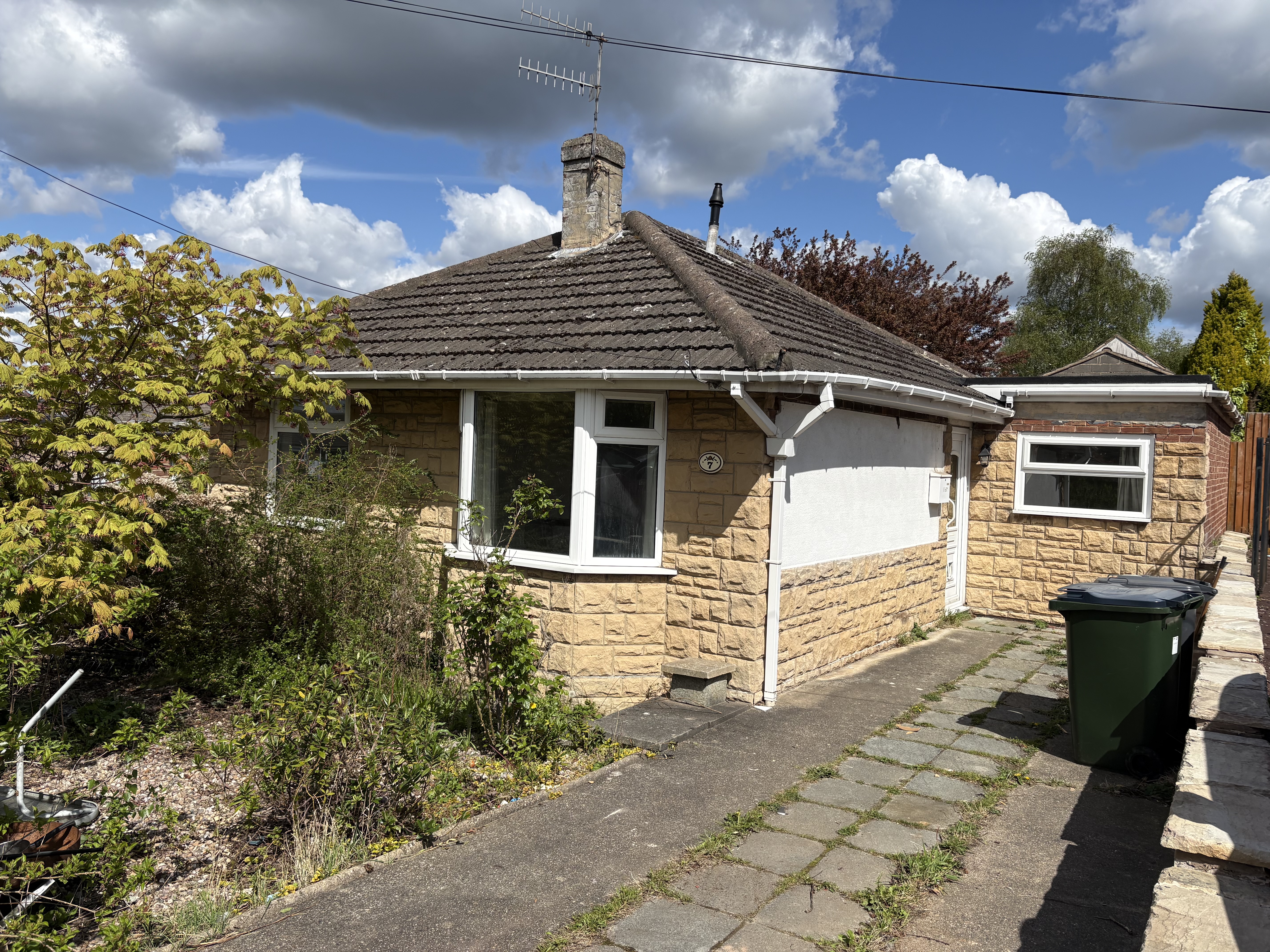 3 bedroom Detached bungalow For Sale