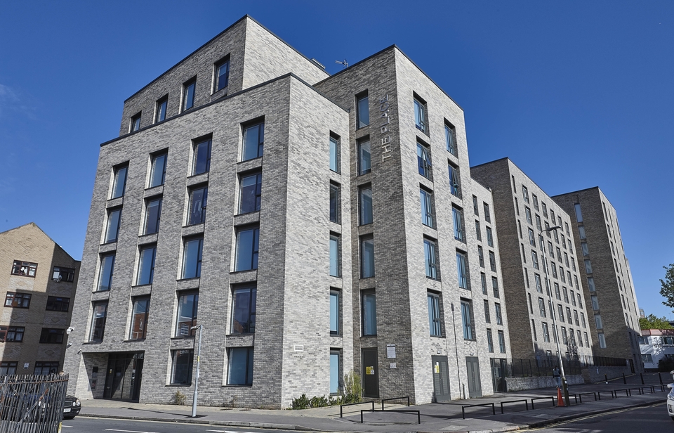 1 bedroom Apartment For Sale