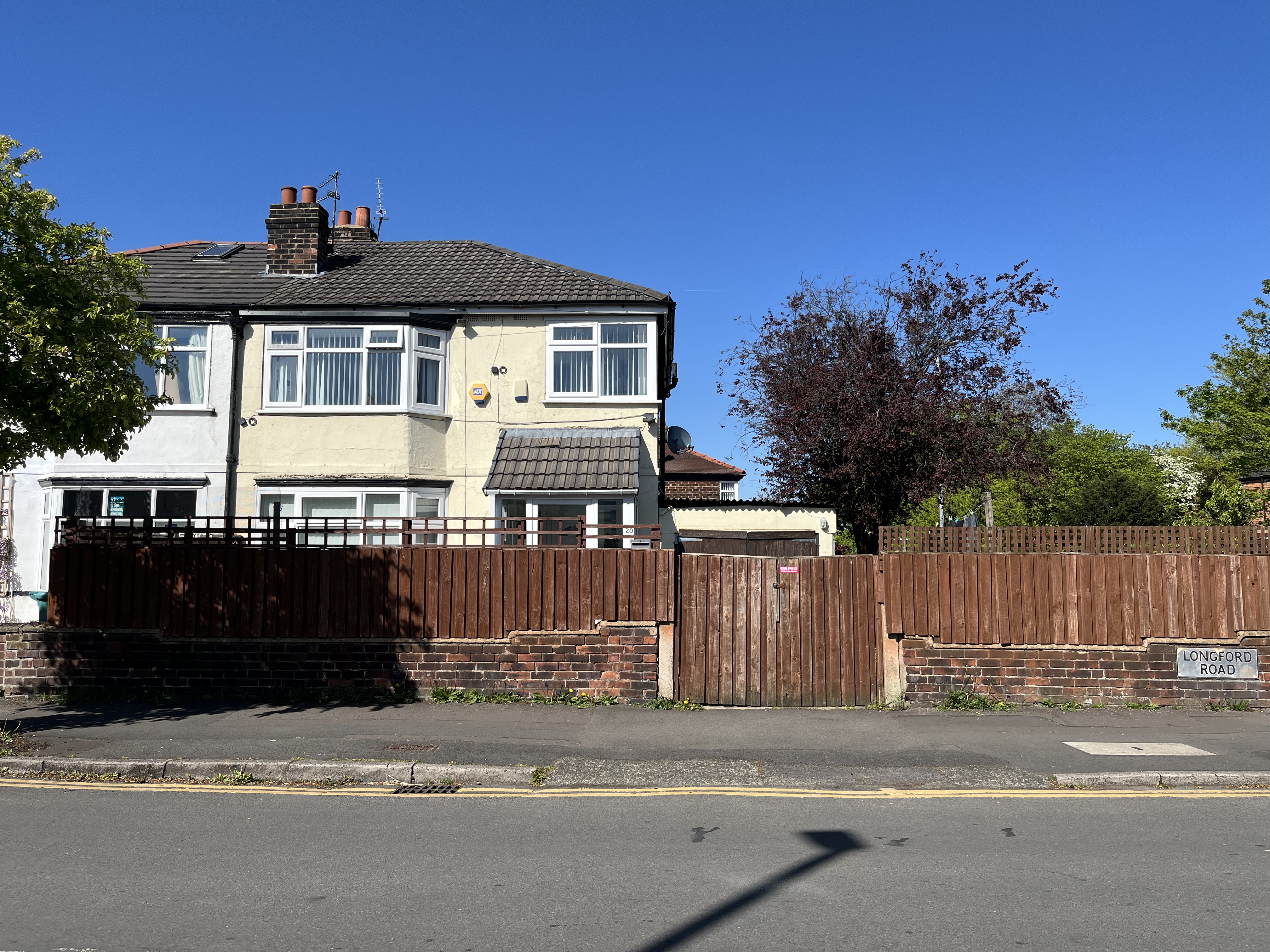 3 bedroom Semi-detached house For Sale