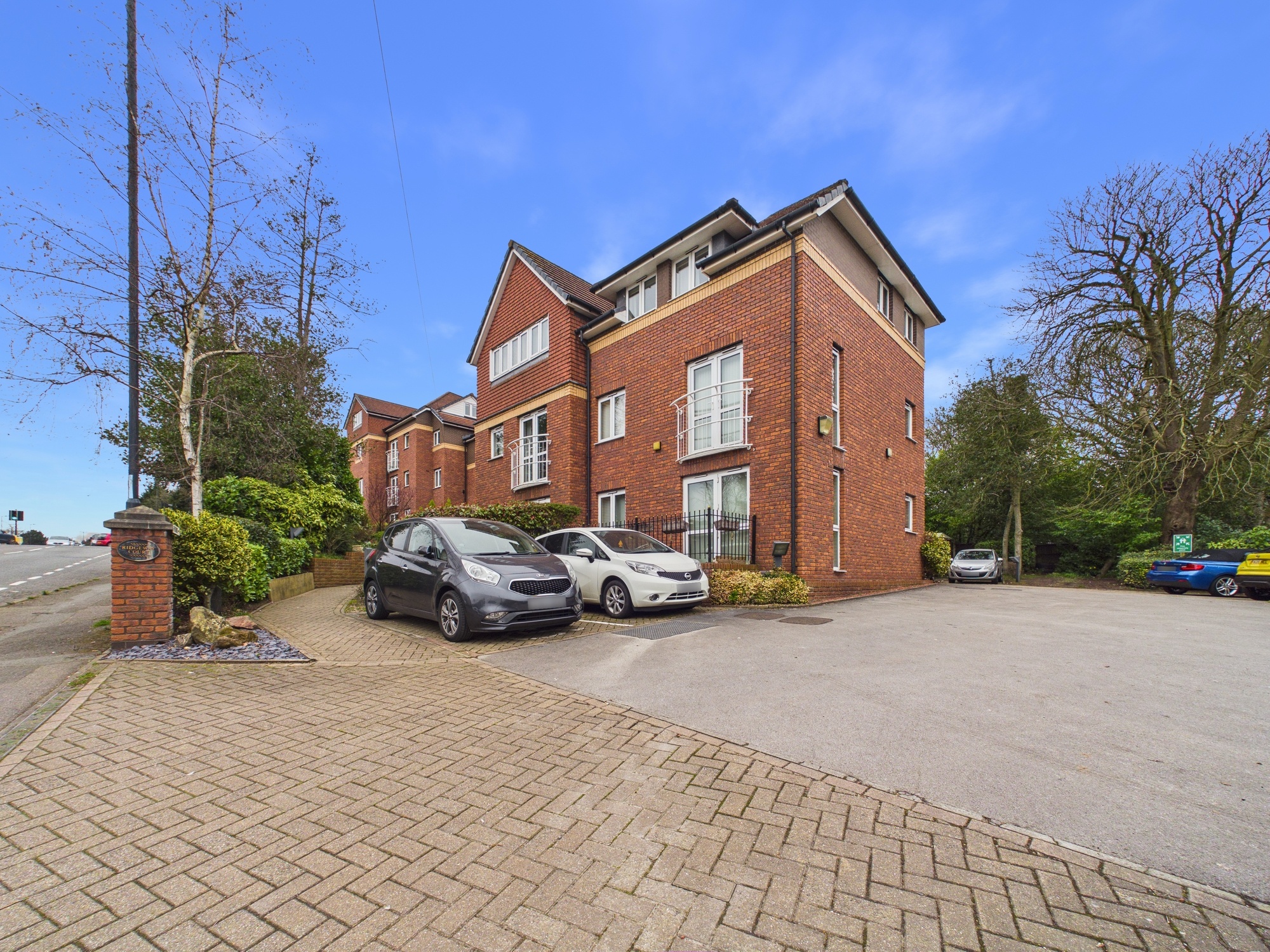 1 bedroom Flat For Sale