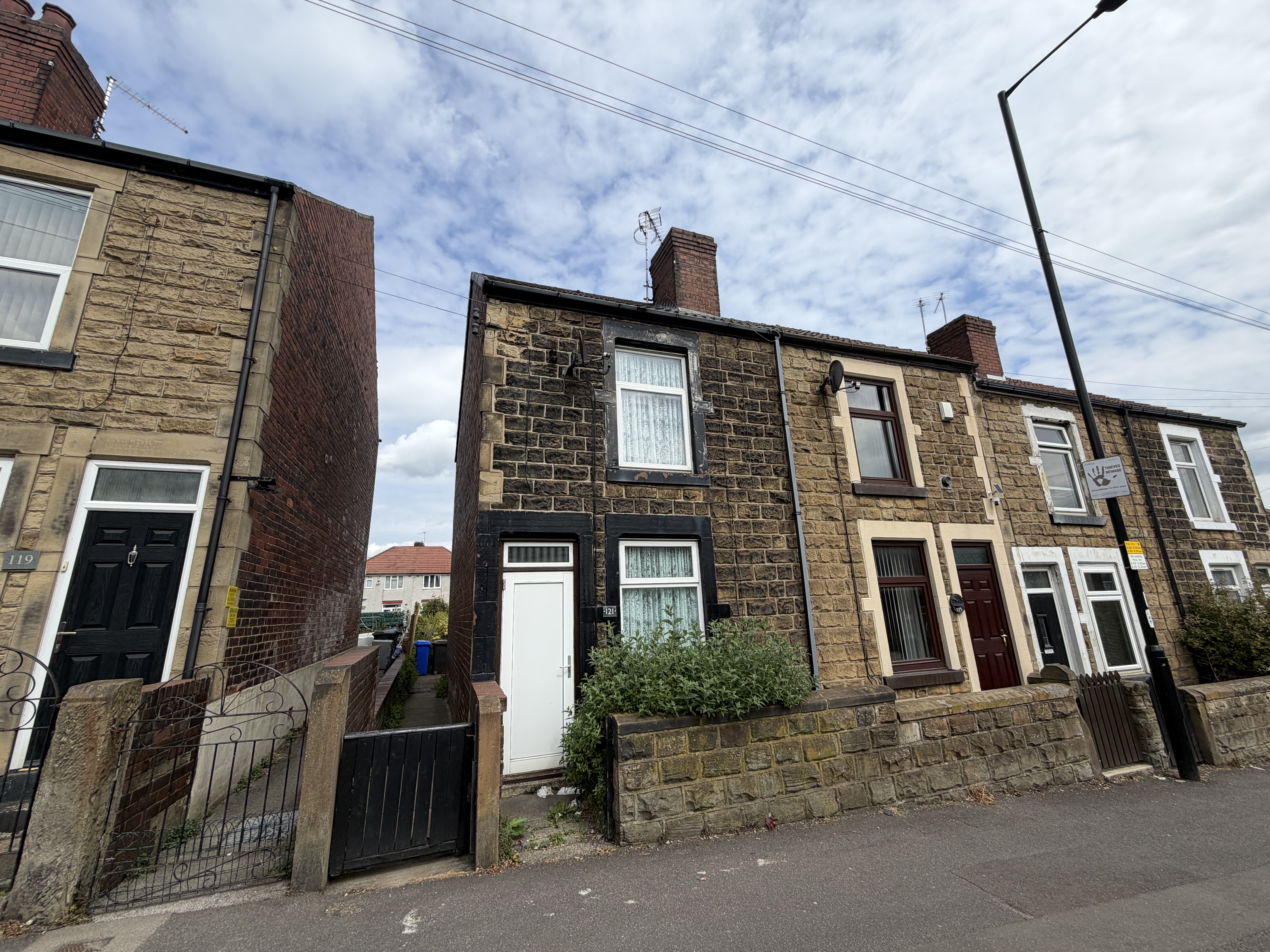 2 bedroom End of terrace house For Sale