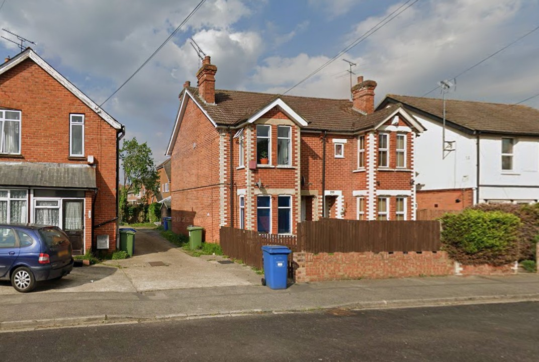 1 bedroom Apartment For Sale