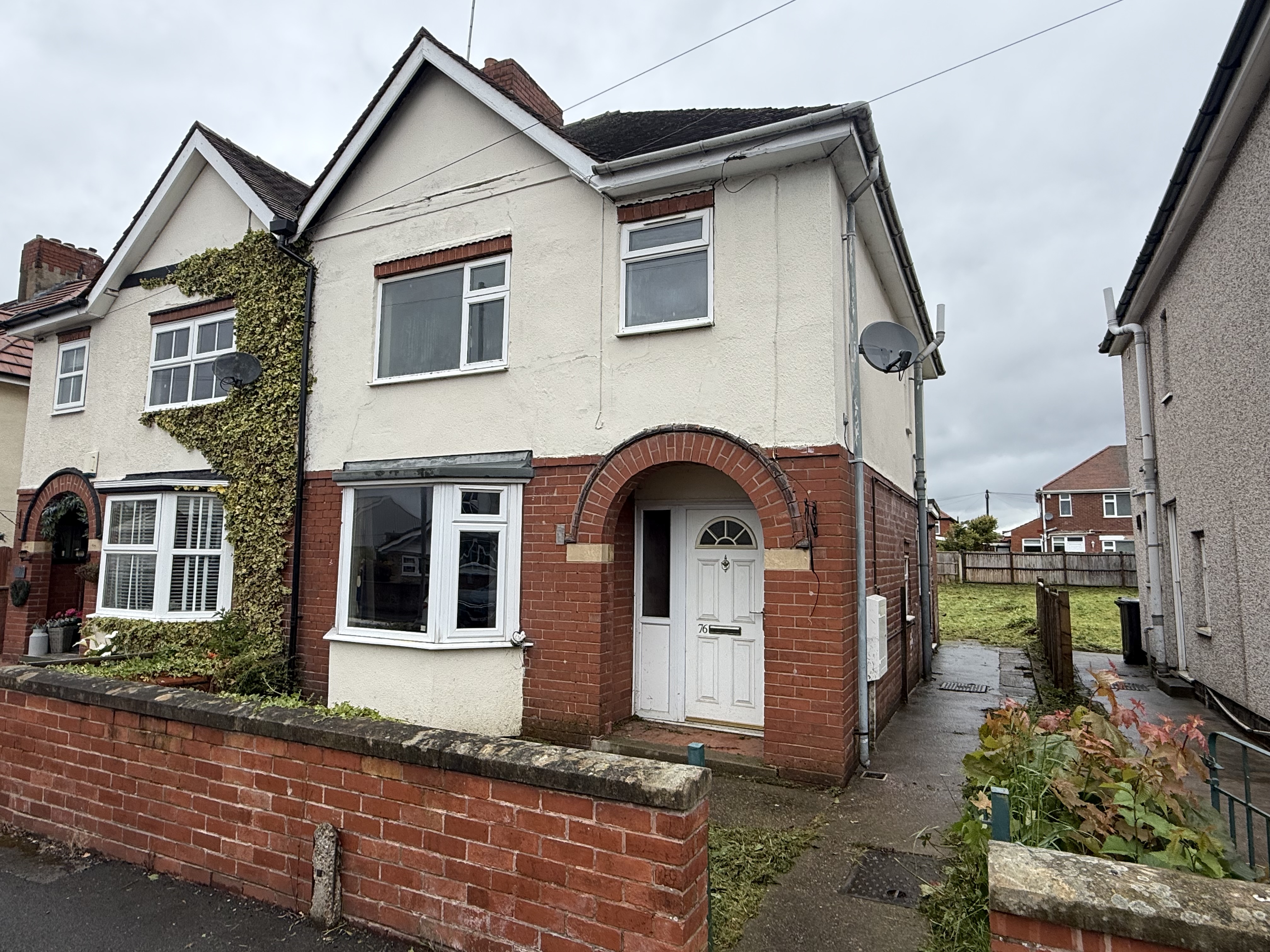 3 bedroom Semi-detached house For Sale