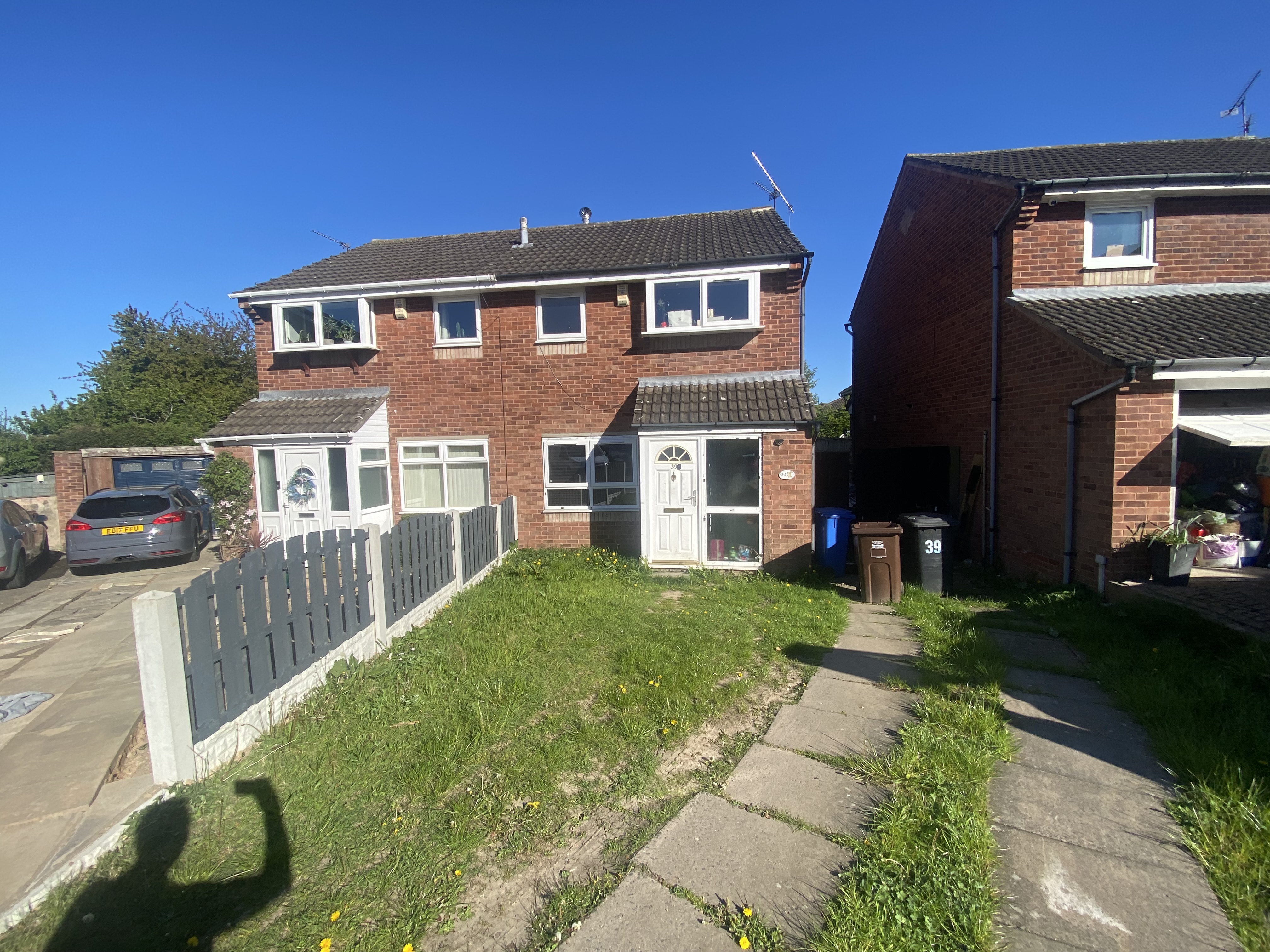 3 bedroom Semi-detached house For Sale