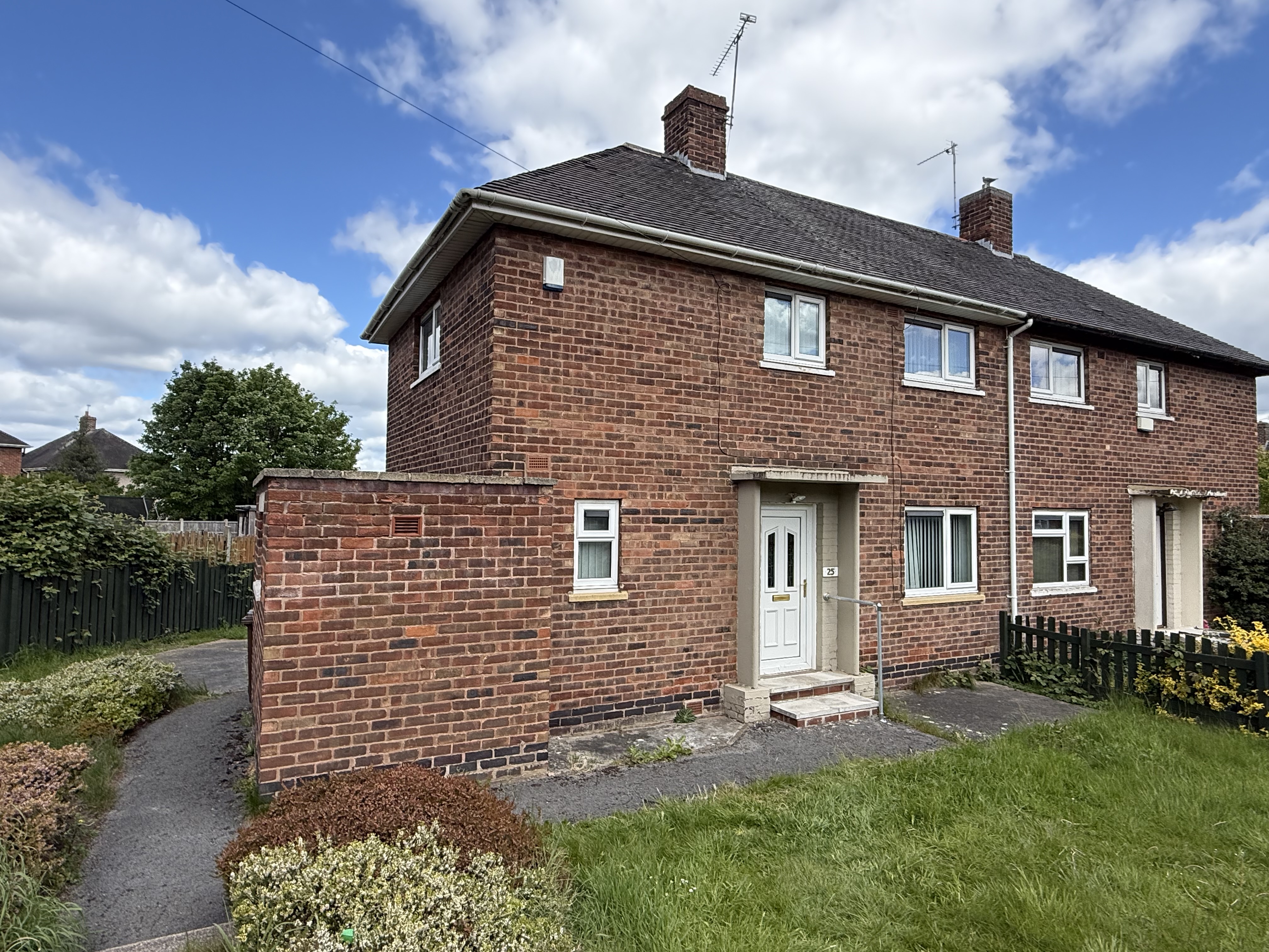 2 bedroom Semi-detached house For Sale