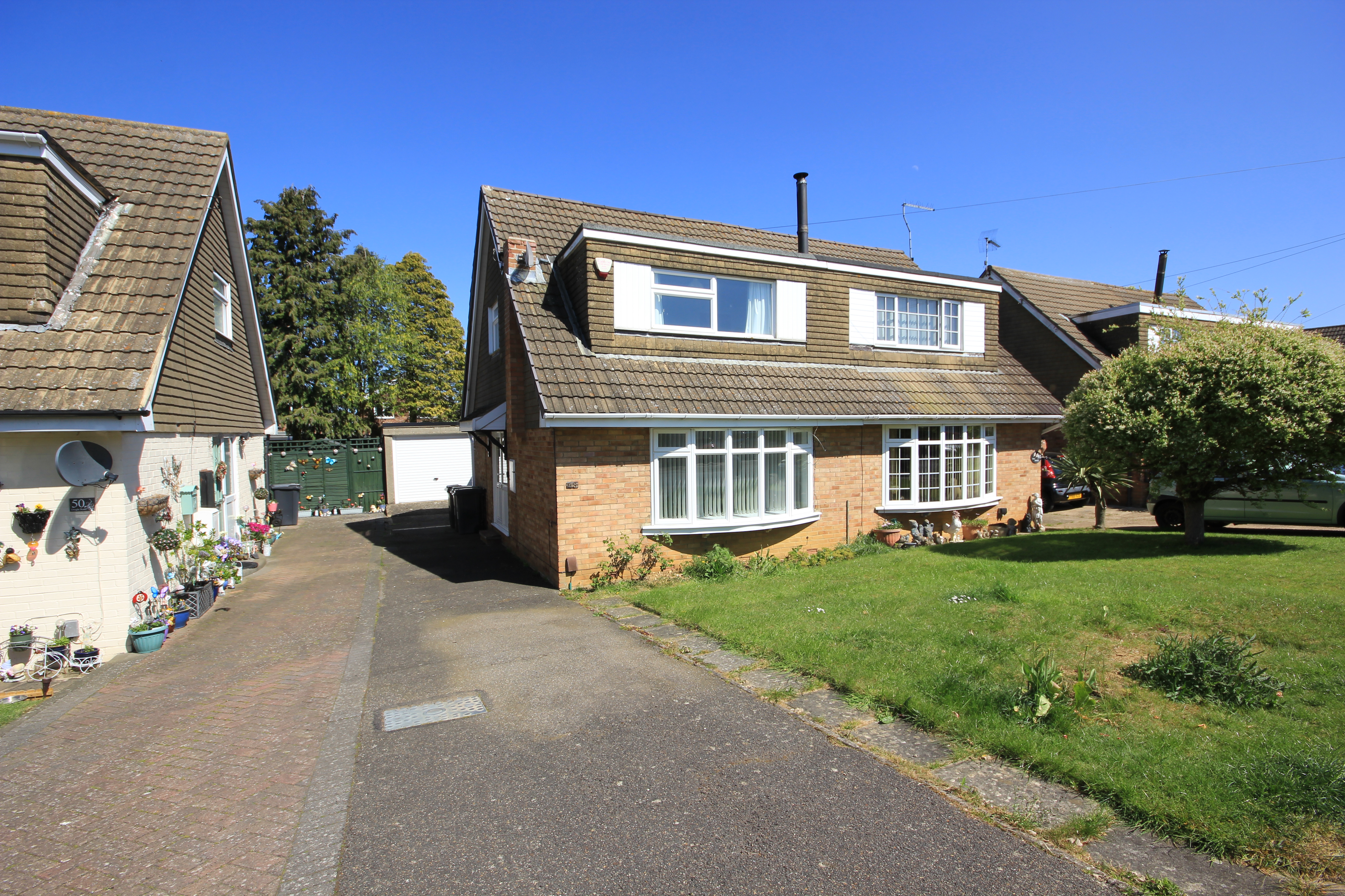 2 bedroom Semi-detached house For Sale
