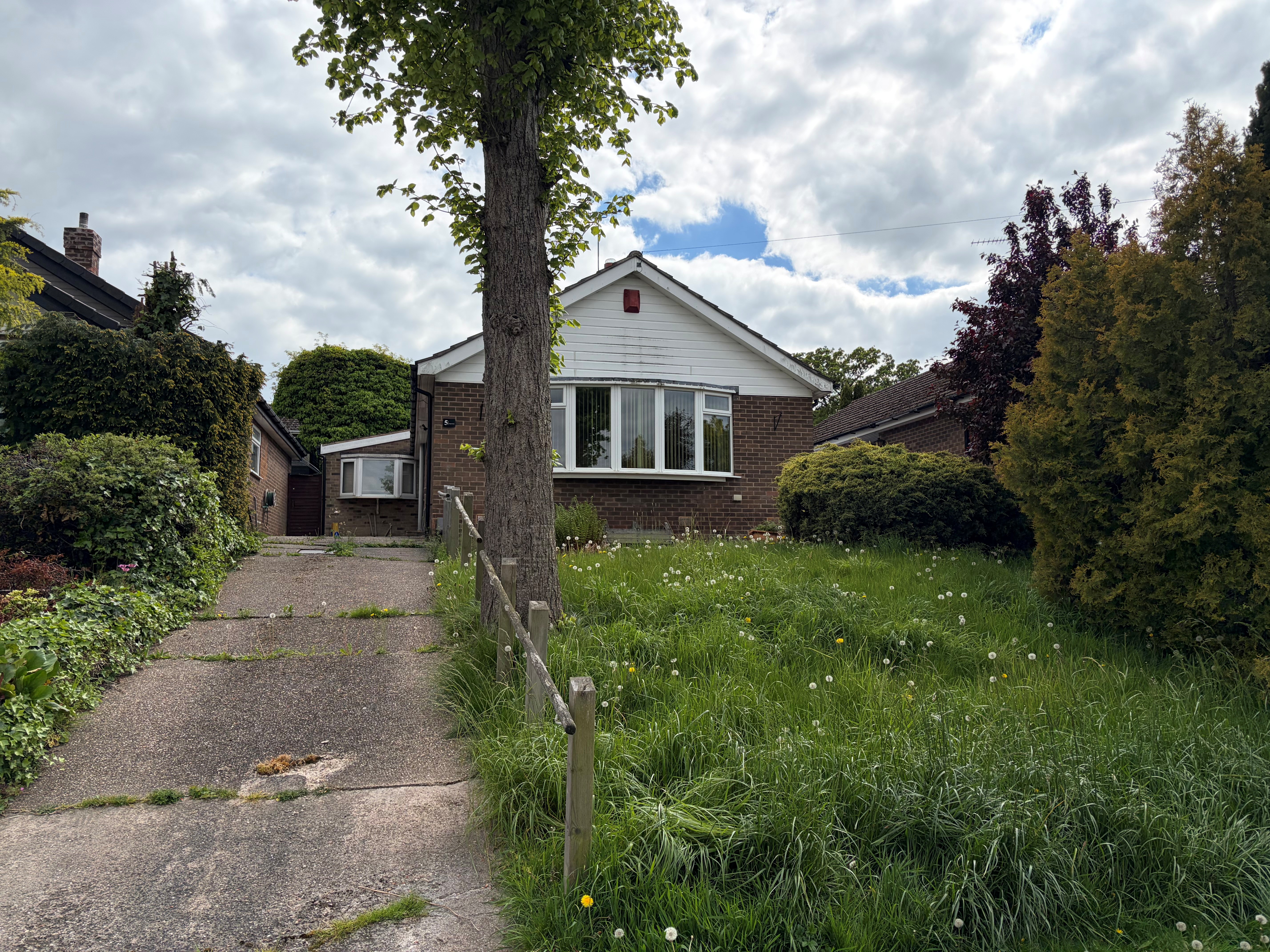 3 bedroom Detached bungalow For Sale