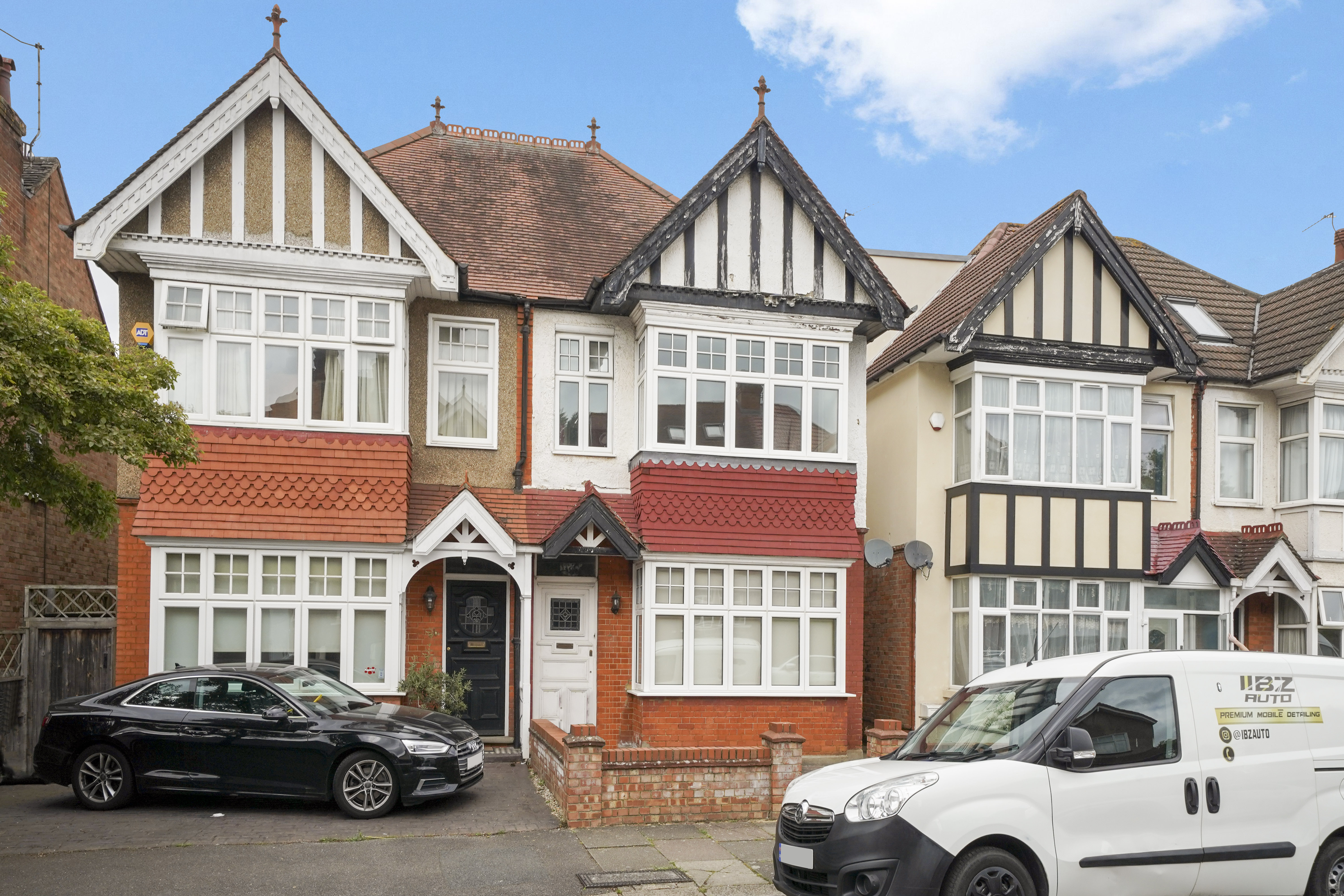  Semi-detached house For Sale