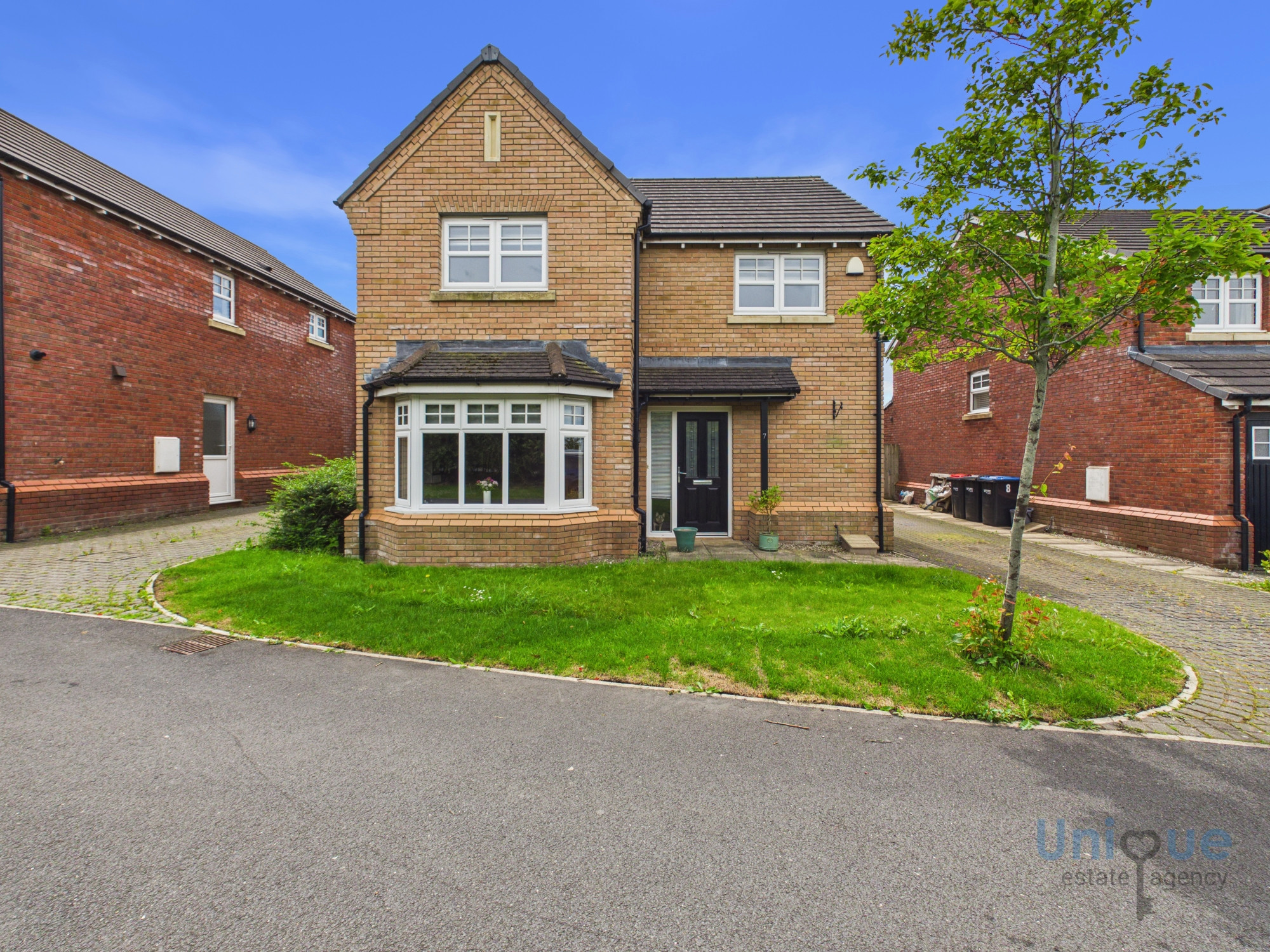 4 bedroom Semi-detached house For Sale