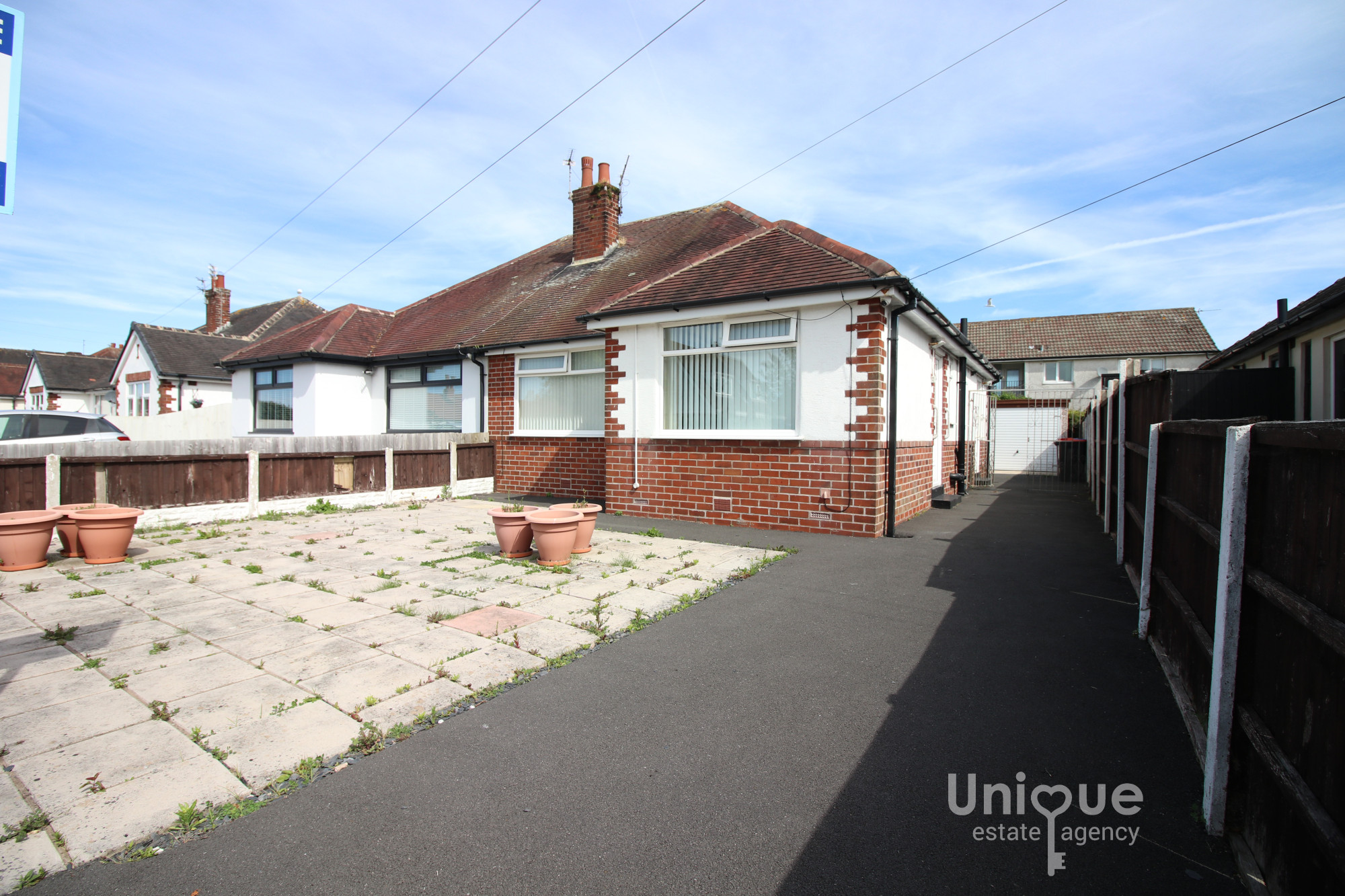 2 bedroom Detached house For Sale