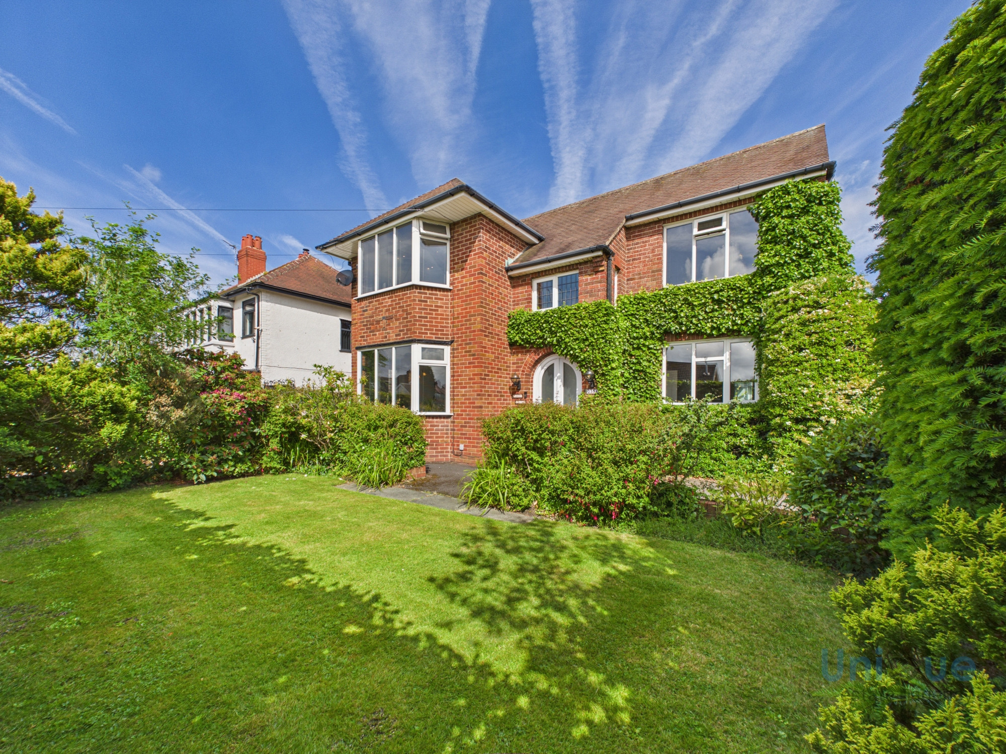 4 bedroom Link detached house For Sale