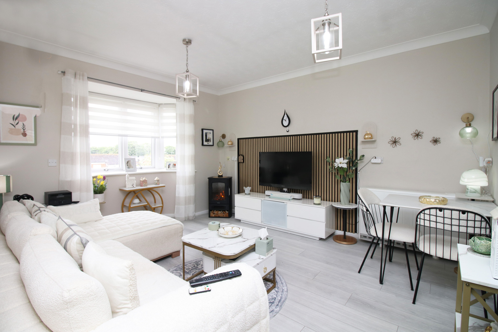 1 bedroom Apartment To Let