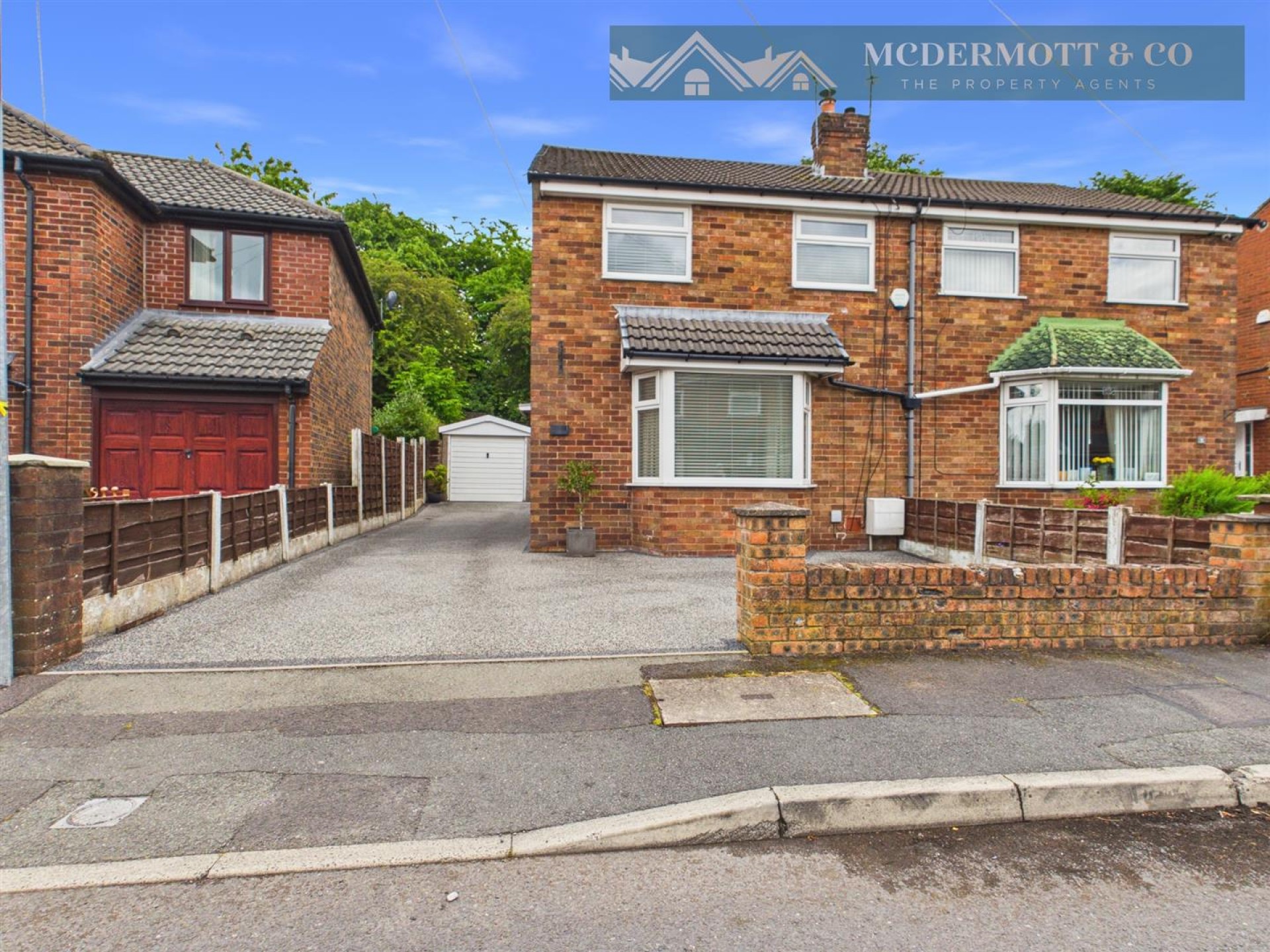 3 bedroom Semi-detached house For Sale