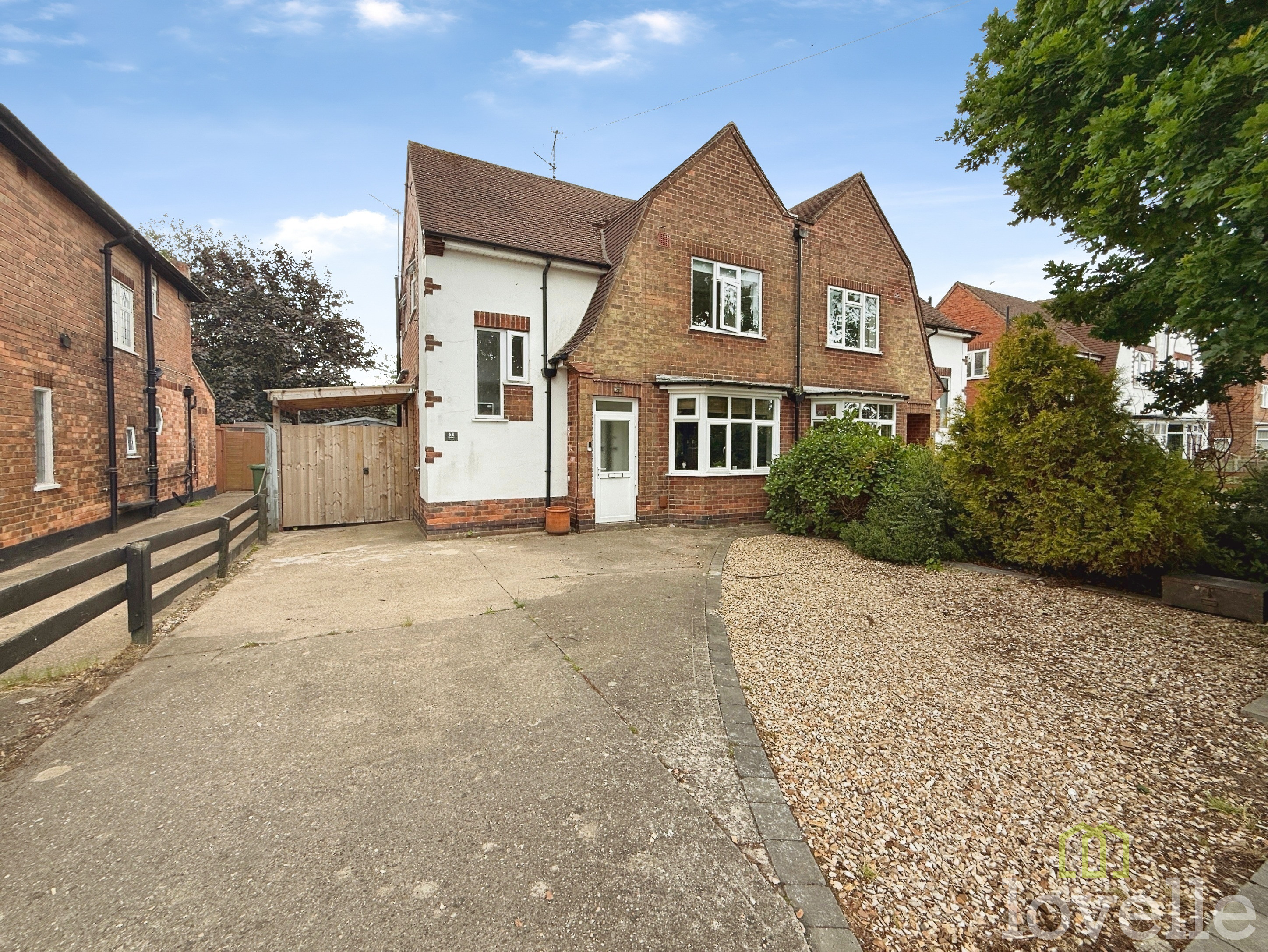 3 bedroom Semi-detached house For Sale