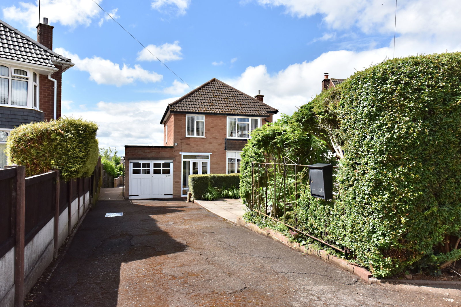 3 bedroom Detached house For Sale