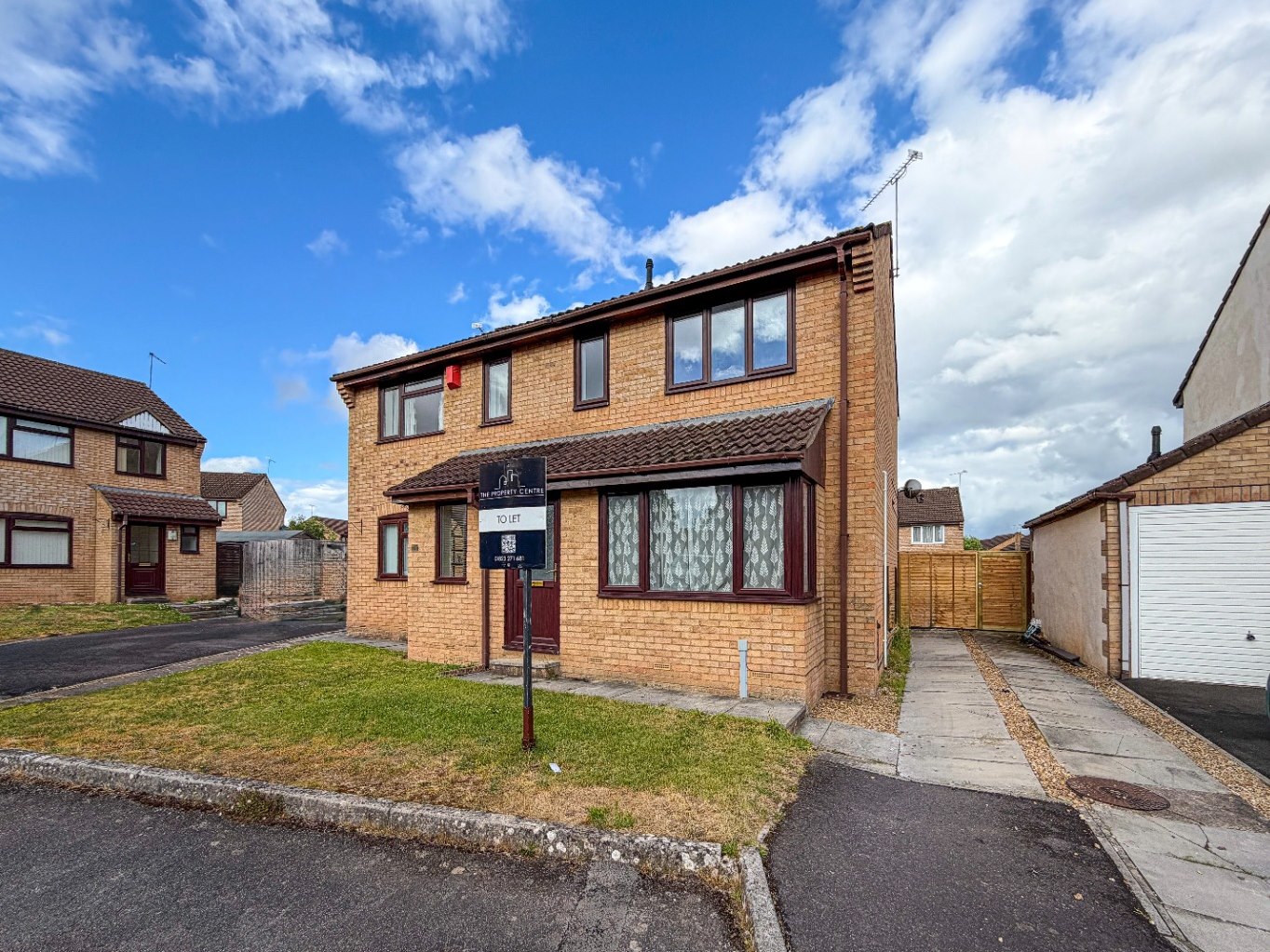 3 bedroom Semi-detached house To Let