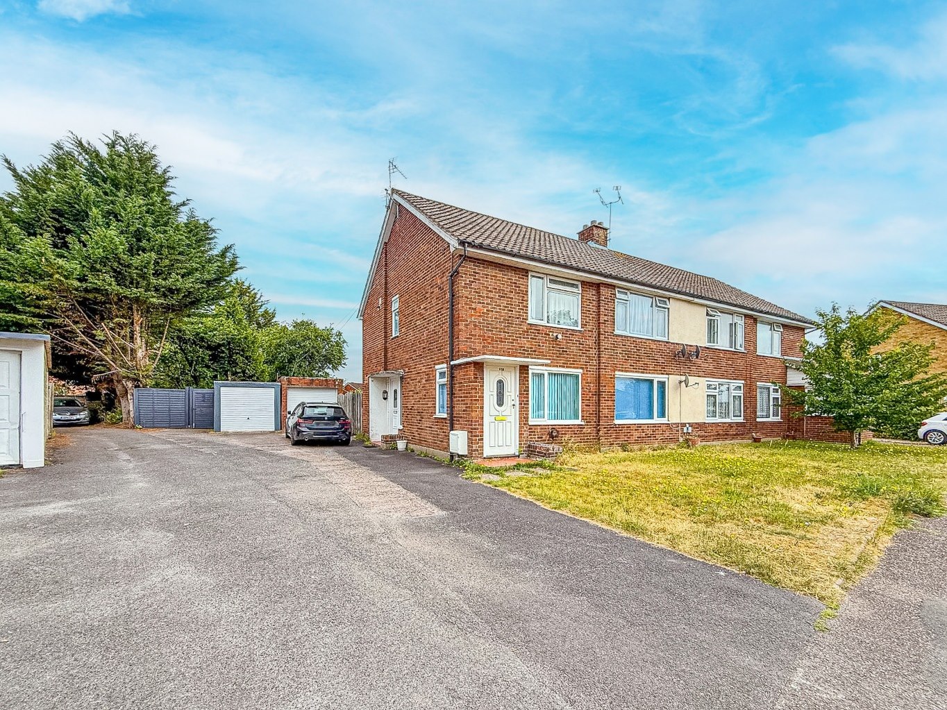 2 bedroom Apartment For Sale