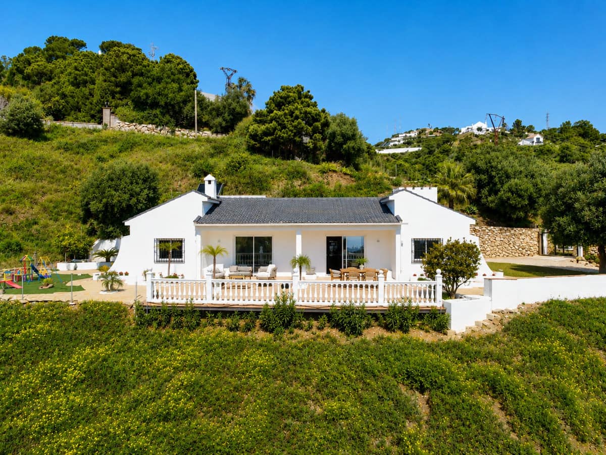 5 bedroom Villa For Sale