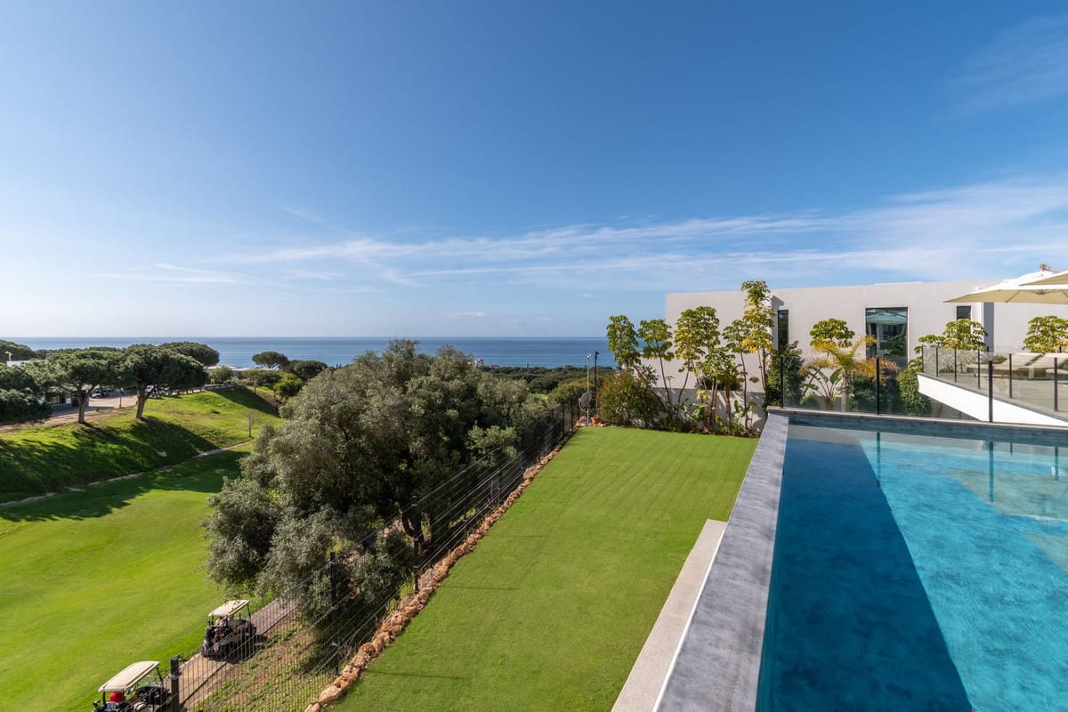 5 bedroom Villa For Sale