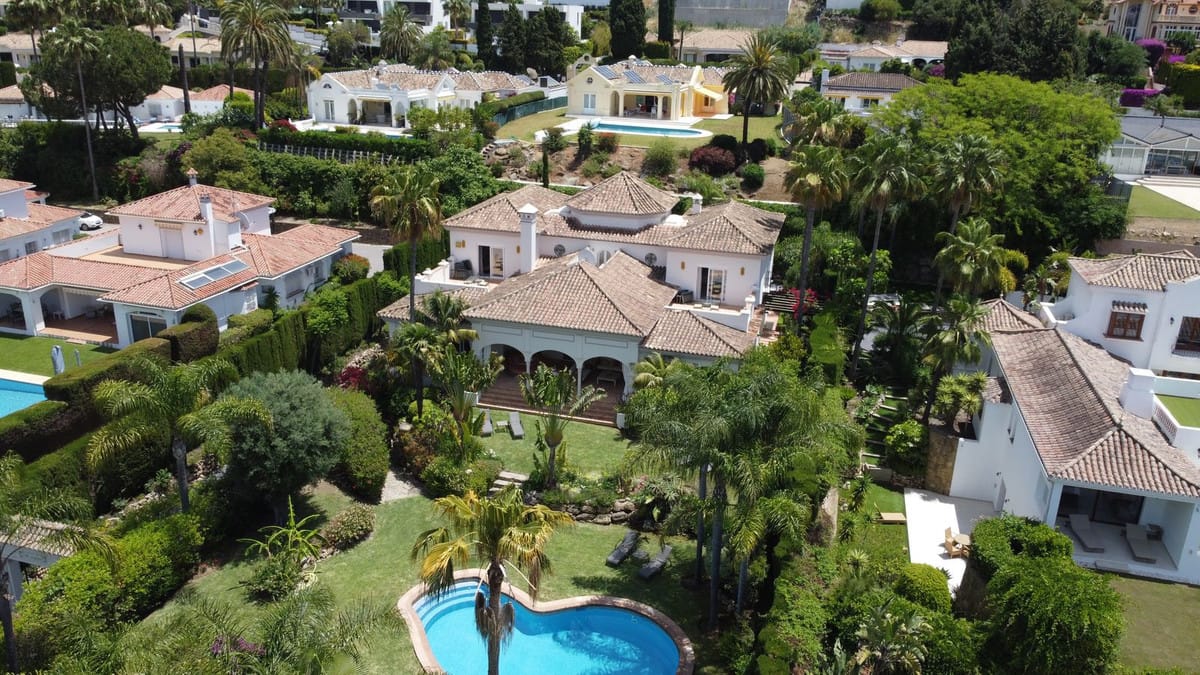 6 bedroom Villa For Sale