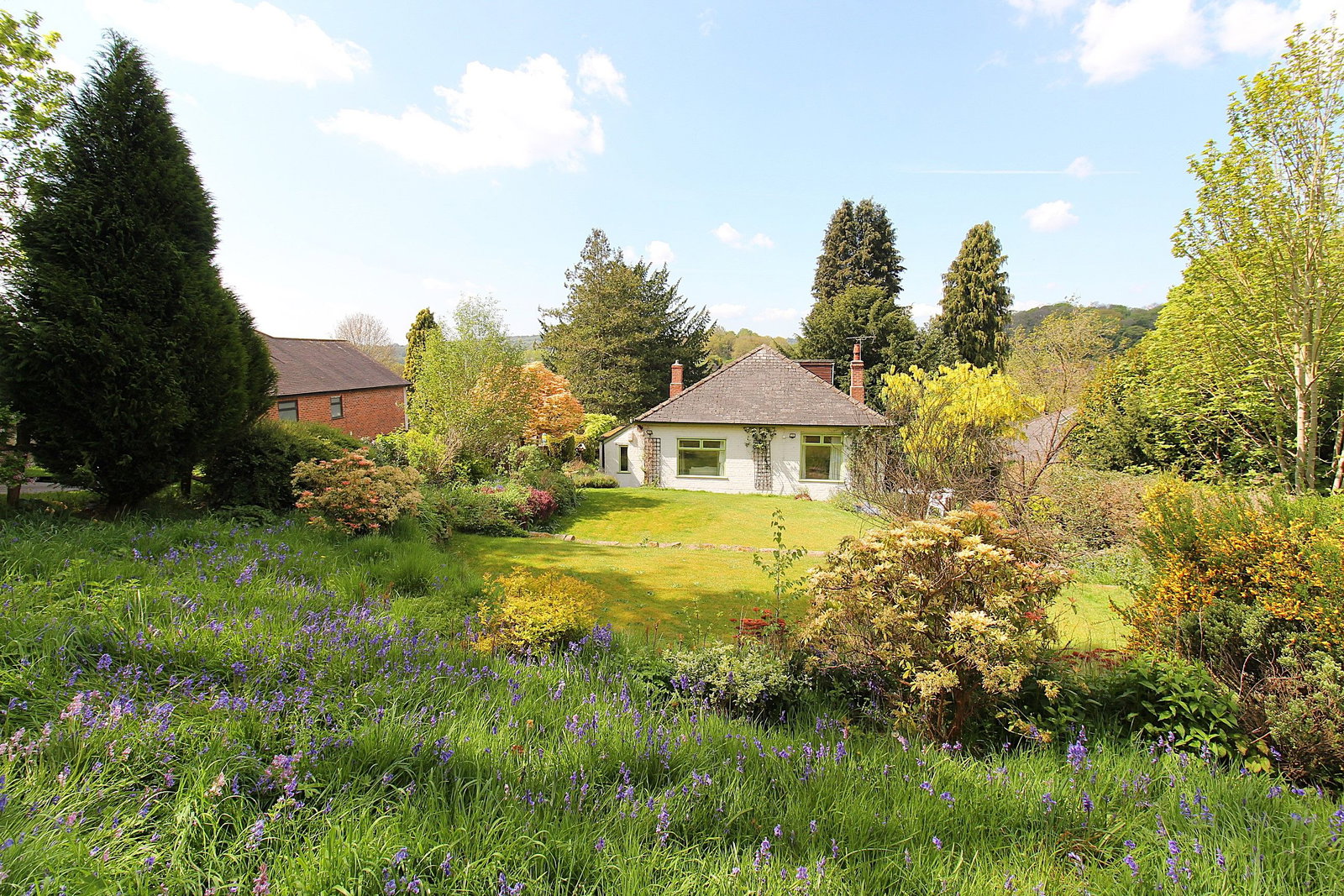 3 bedroom Detached bungalow For Sale