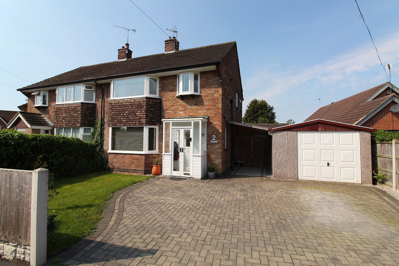 3 bedroom Semi-detached house For Sale