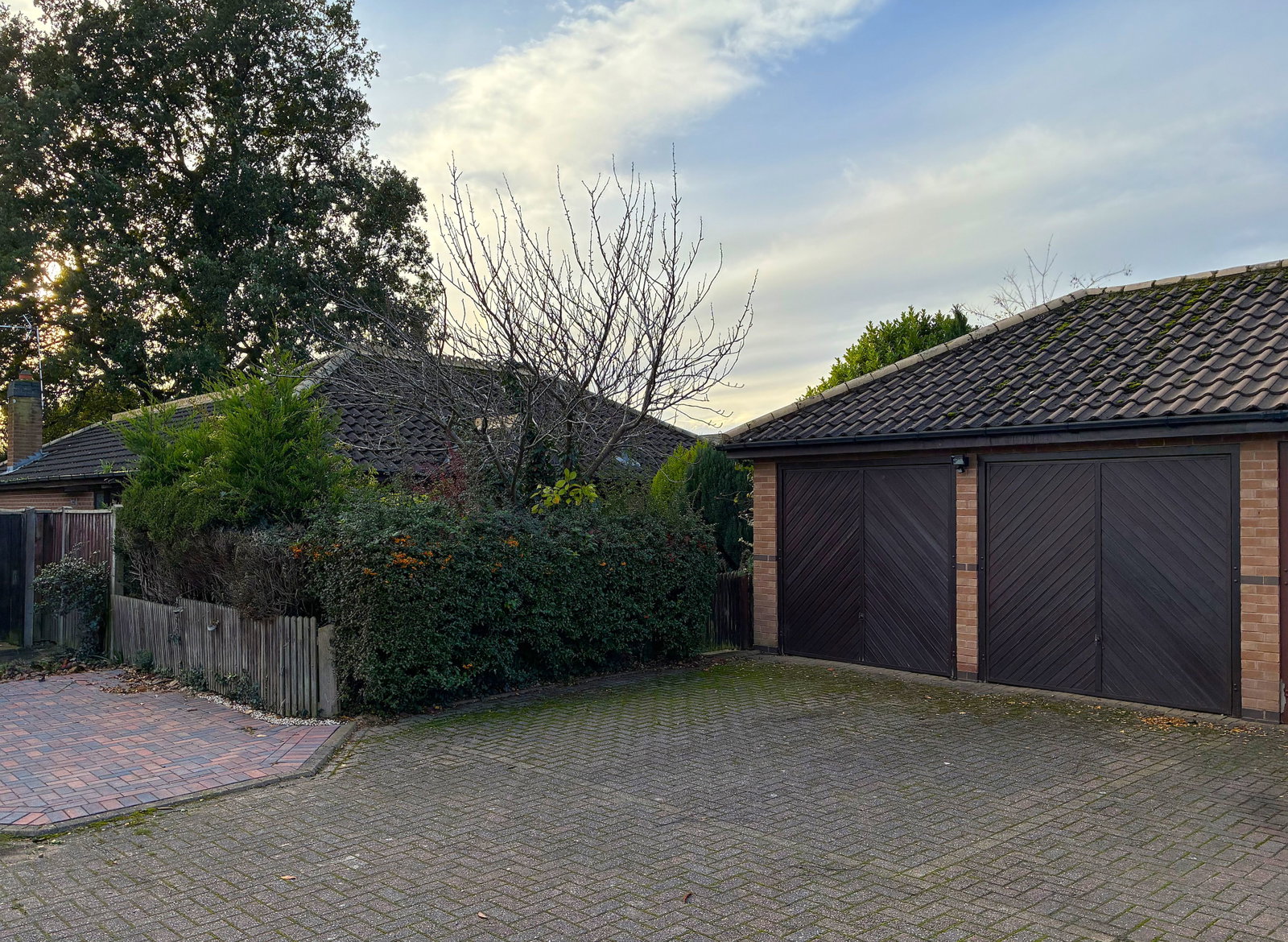 3 bedroom Detached bungalow Under Offer