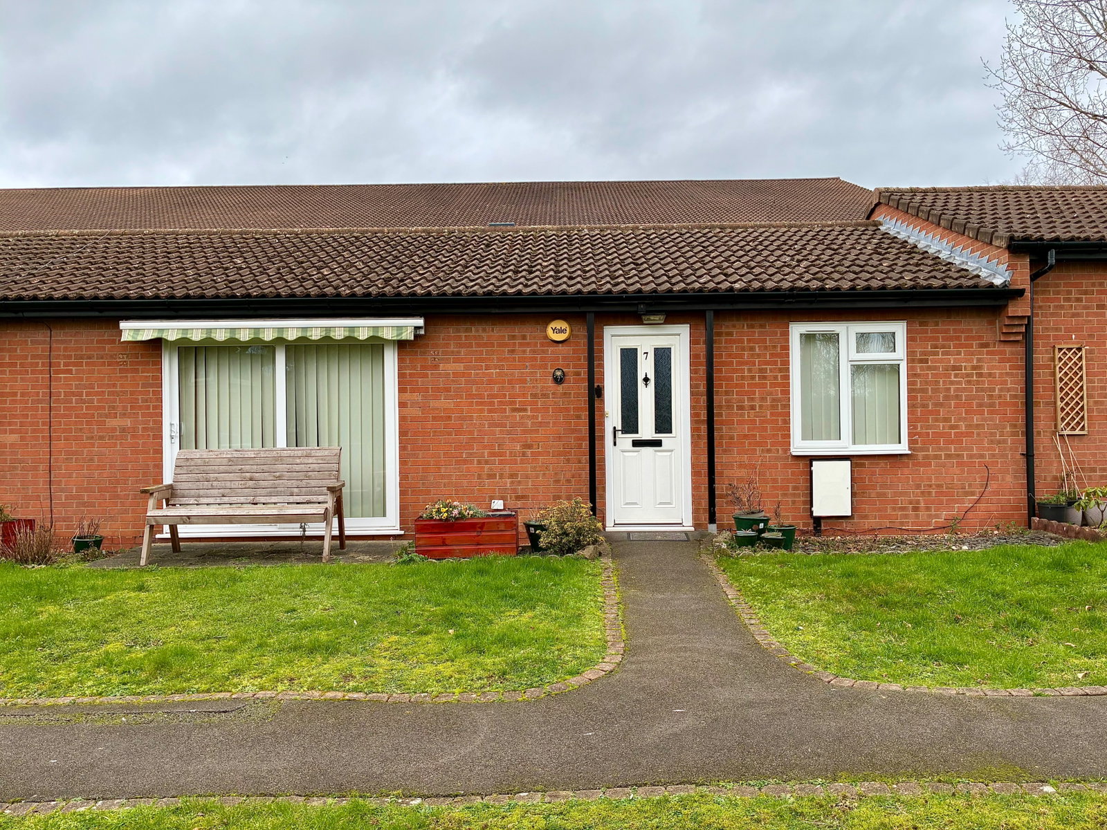 2 bedroom Terraced bungalow For Sale