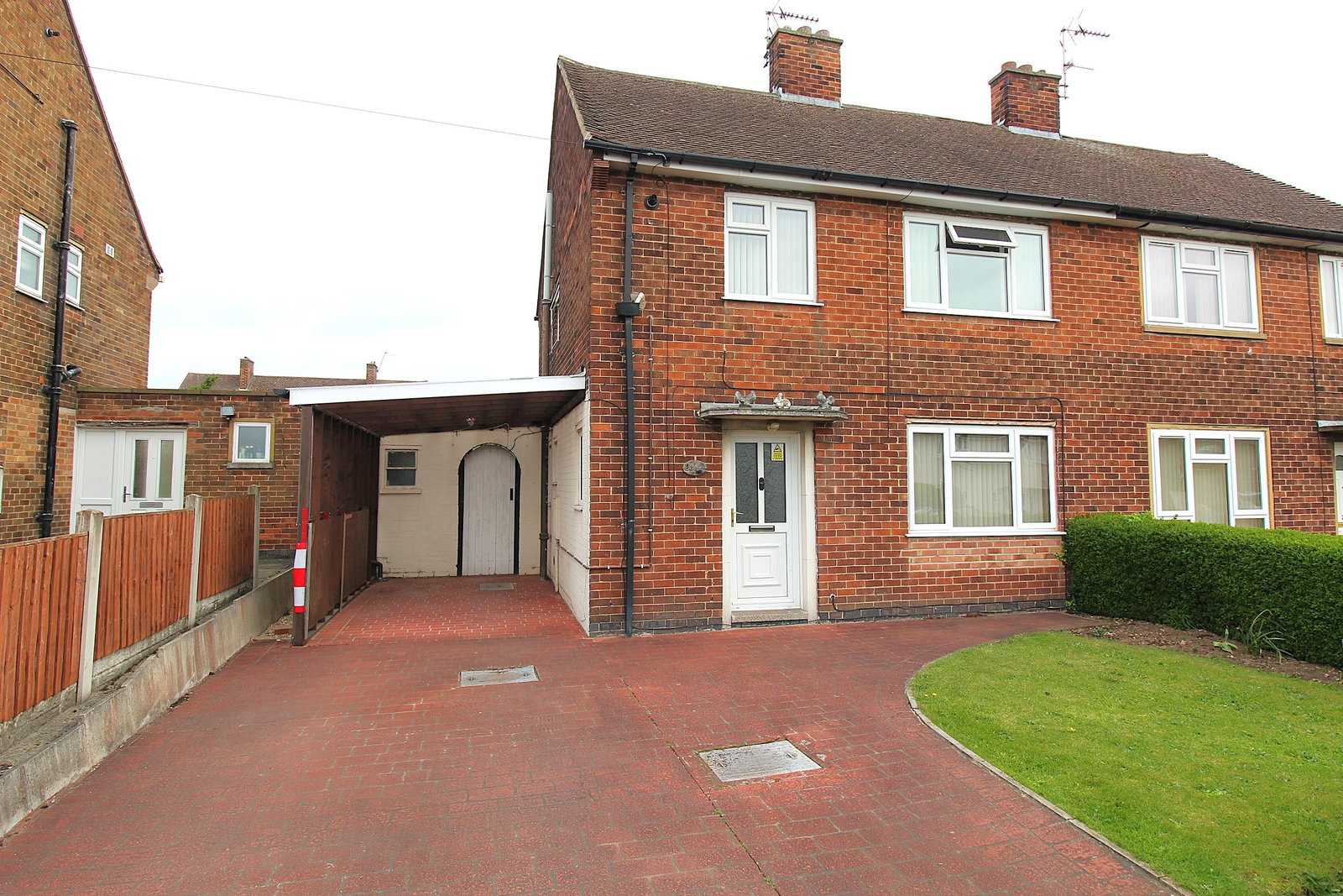 3 bedroom Semi-detached house For Sale