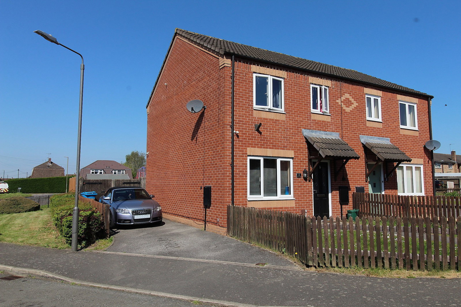 3 bedroom Semi-detached house For Sale
